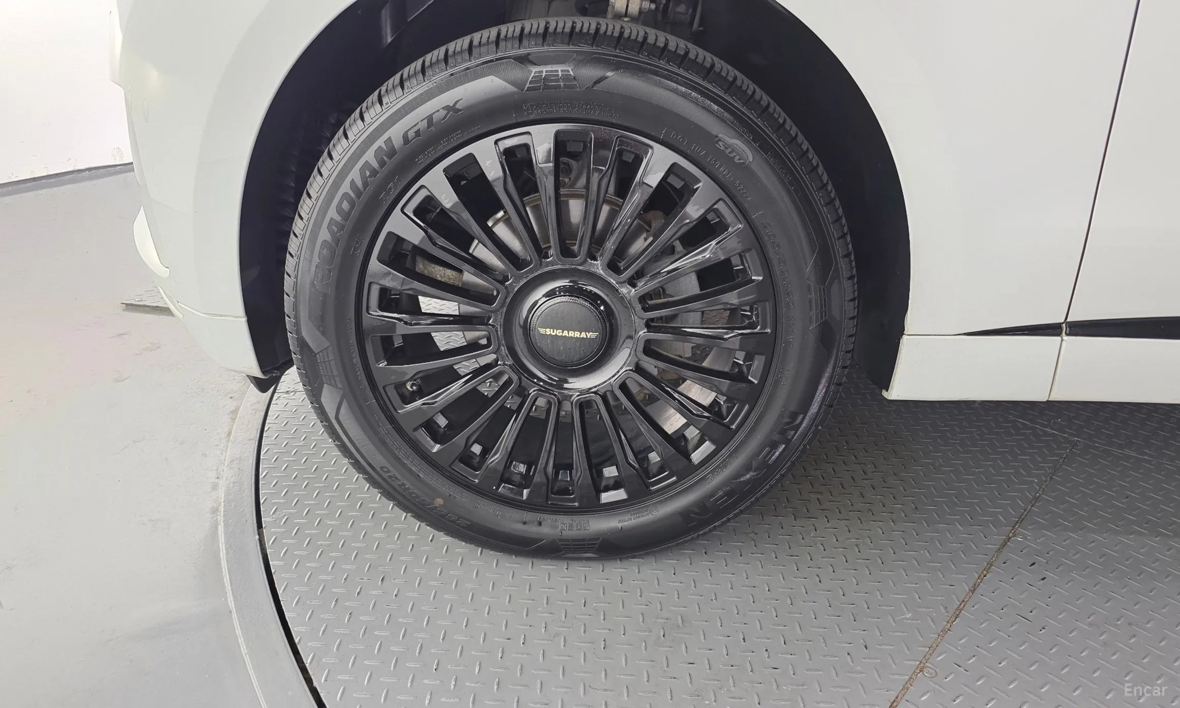 Jaguar F-PACE превью 5