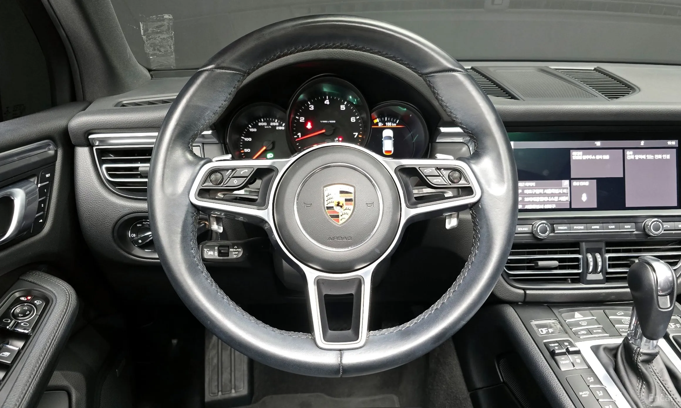Porsche Macan превью 13
