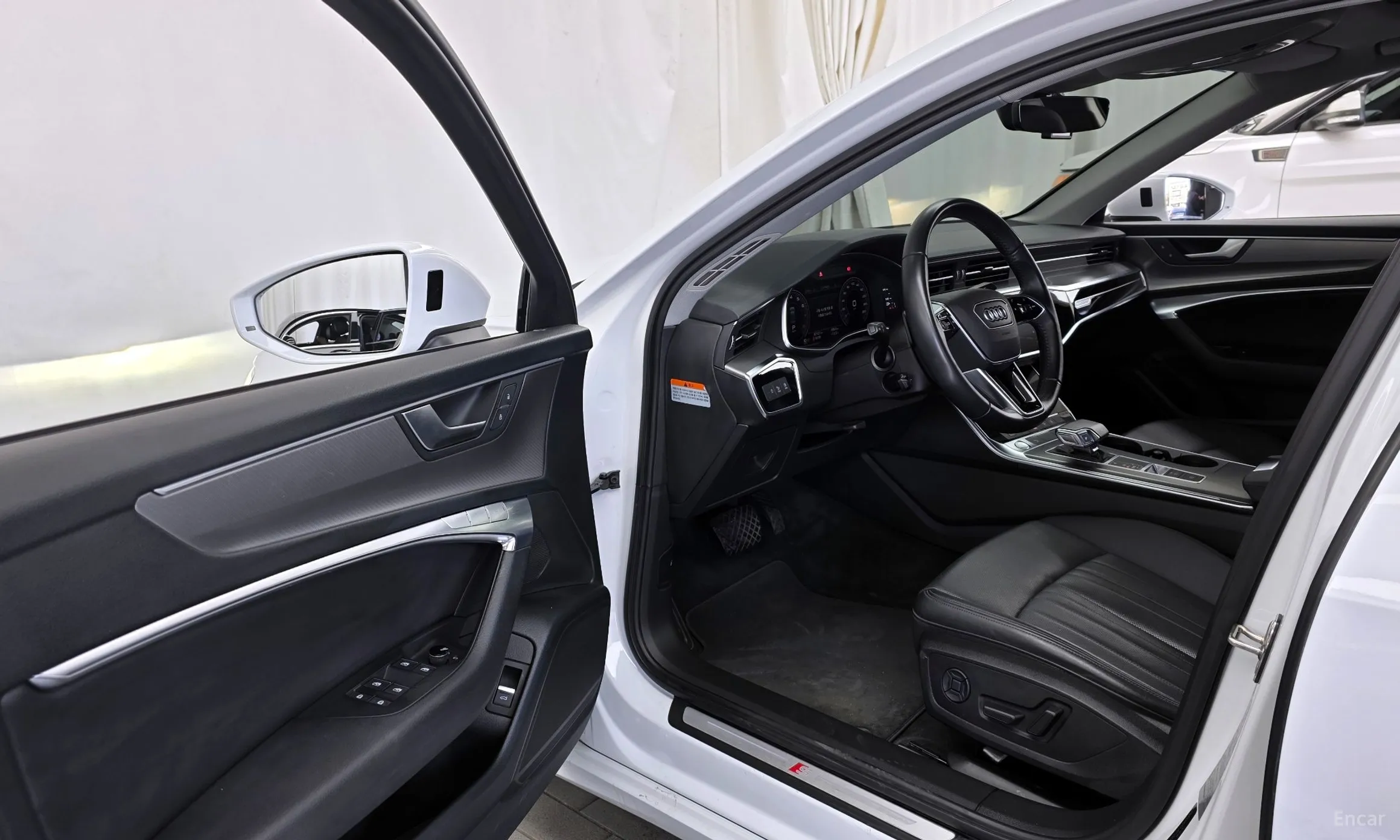 Audi A6 (C8) превью 10