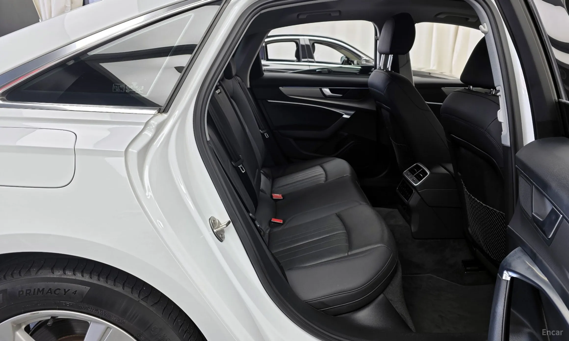Audi A6 (C8) превью 12