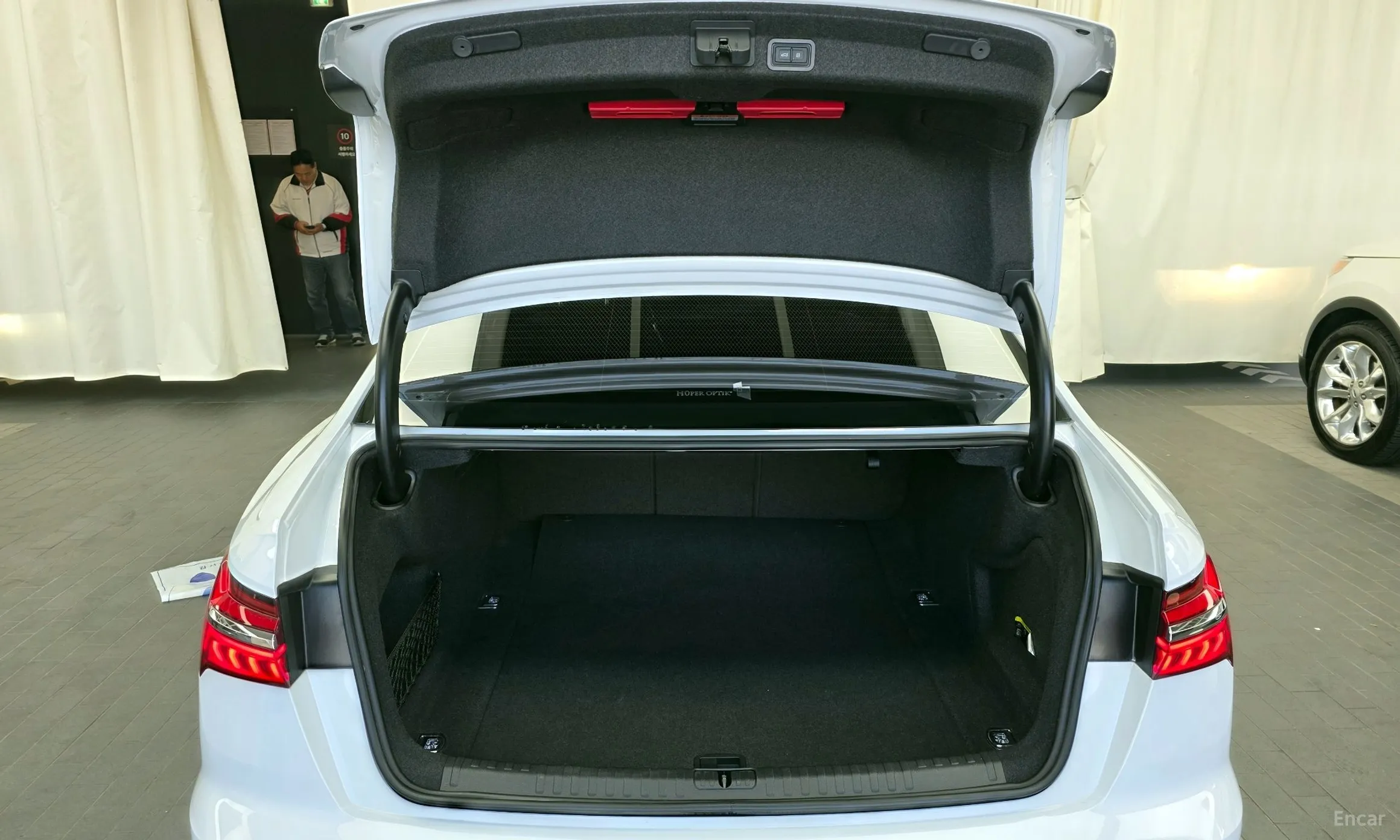 Audi A6 (C8) превью 20