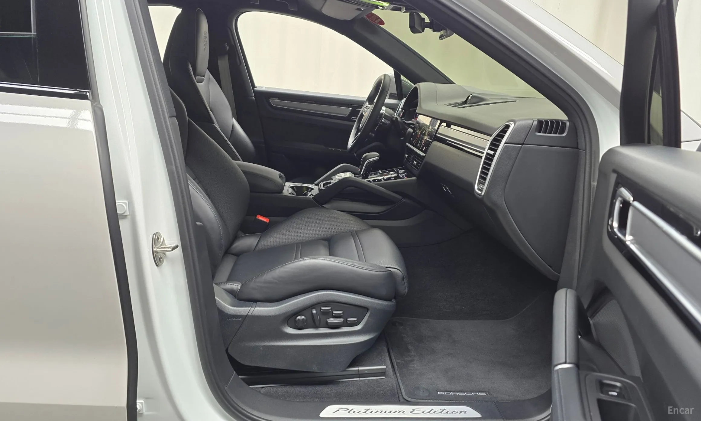 Porsche Cayenne (PO536) превью 10