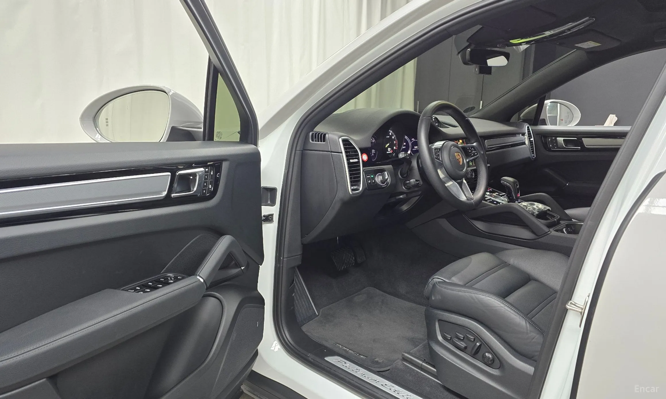 Porsche Cayenne (PO536) превью 11