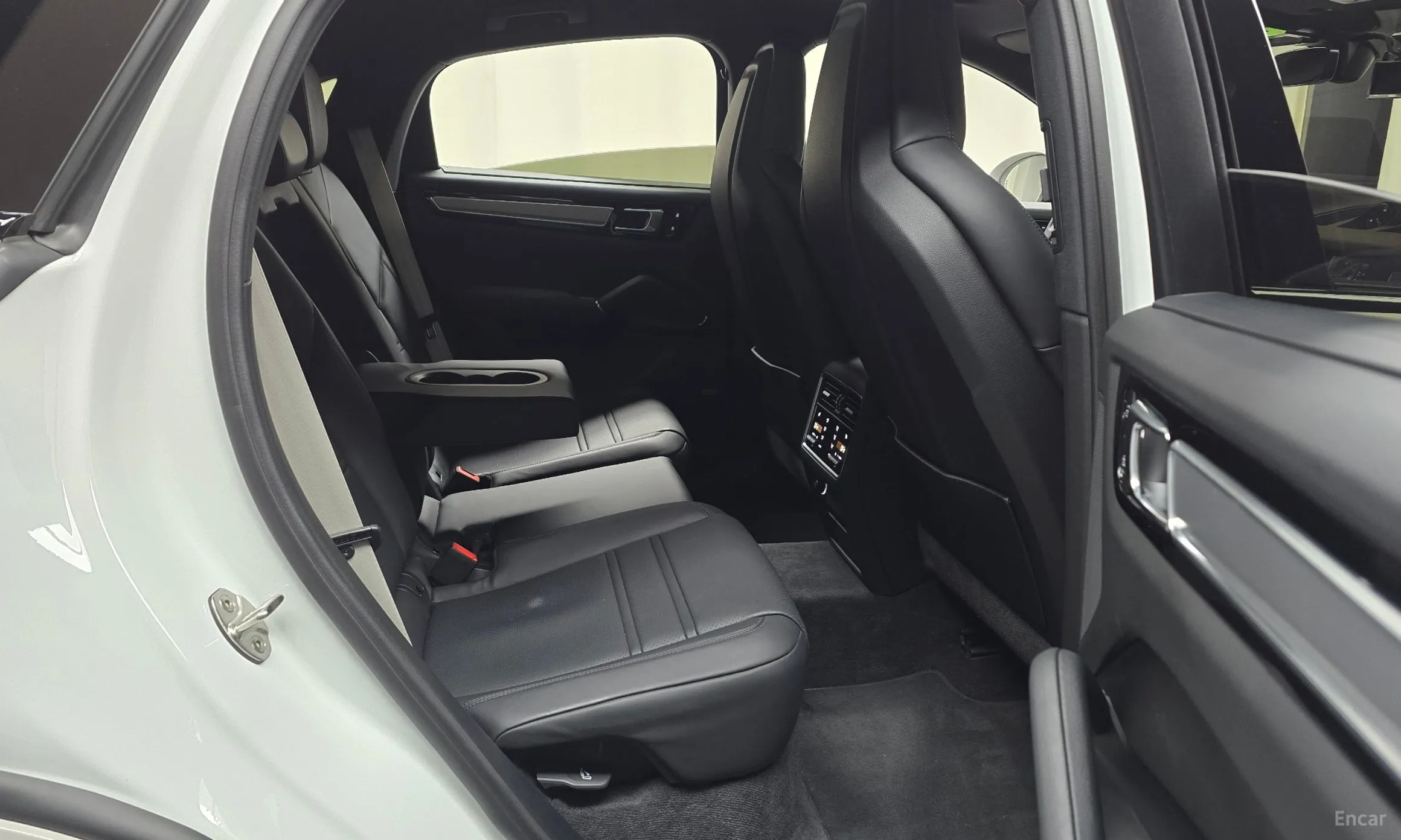 Porsche Cayenne (PO536) превью 12