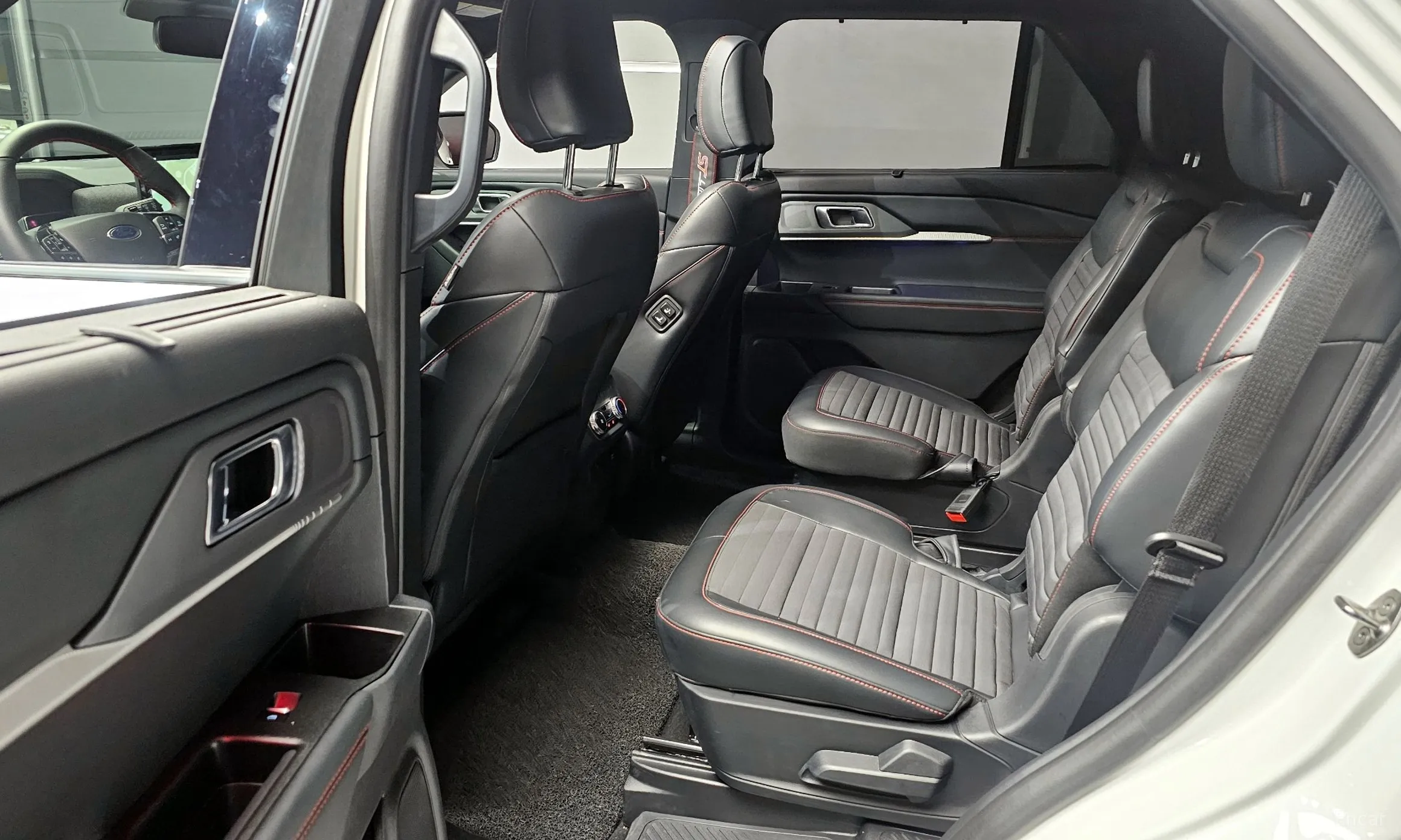 Ford Explorer 6th Generation превью 13