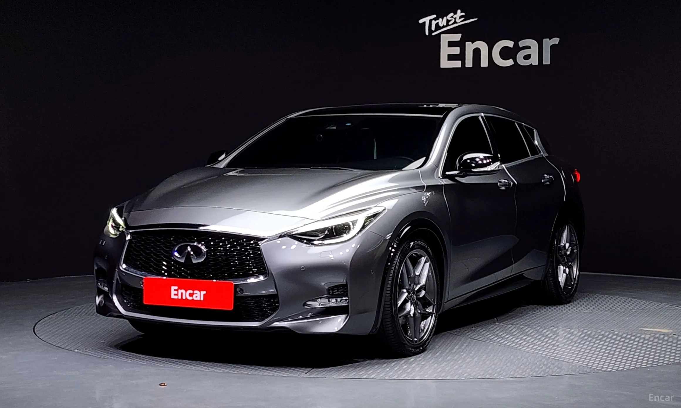 Infiniti Q30