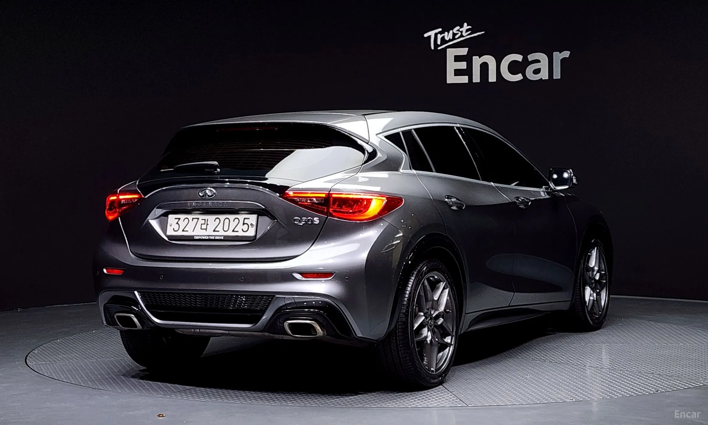 Infiniti Q30