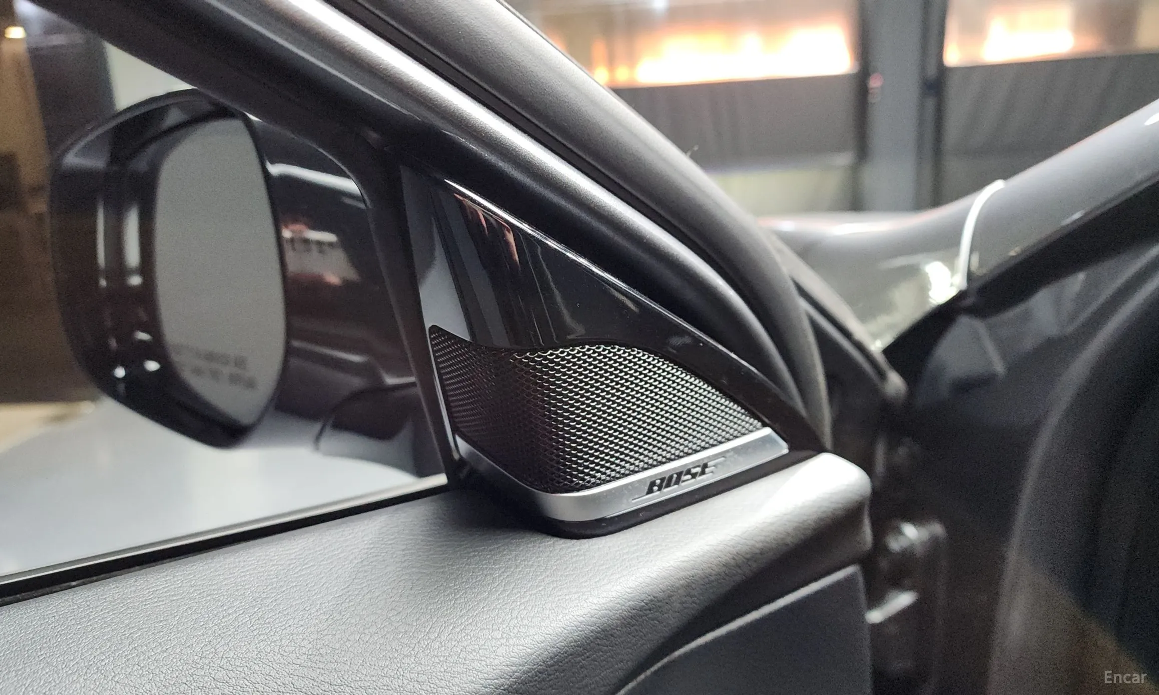 Infiniti Q30 превью 18