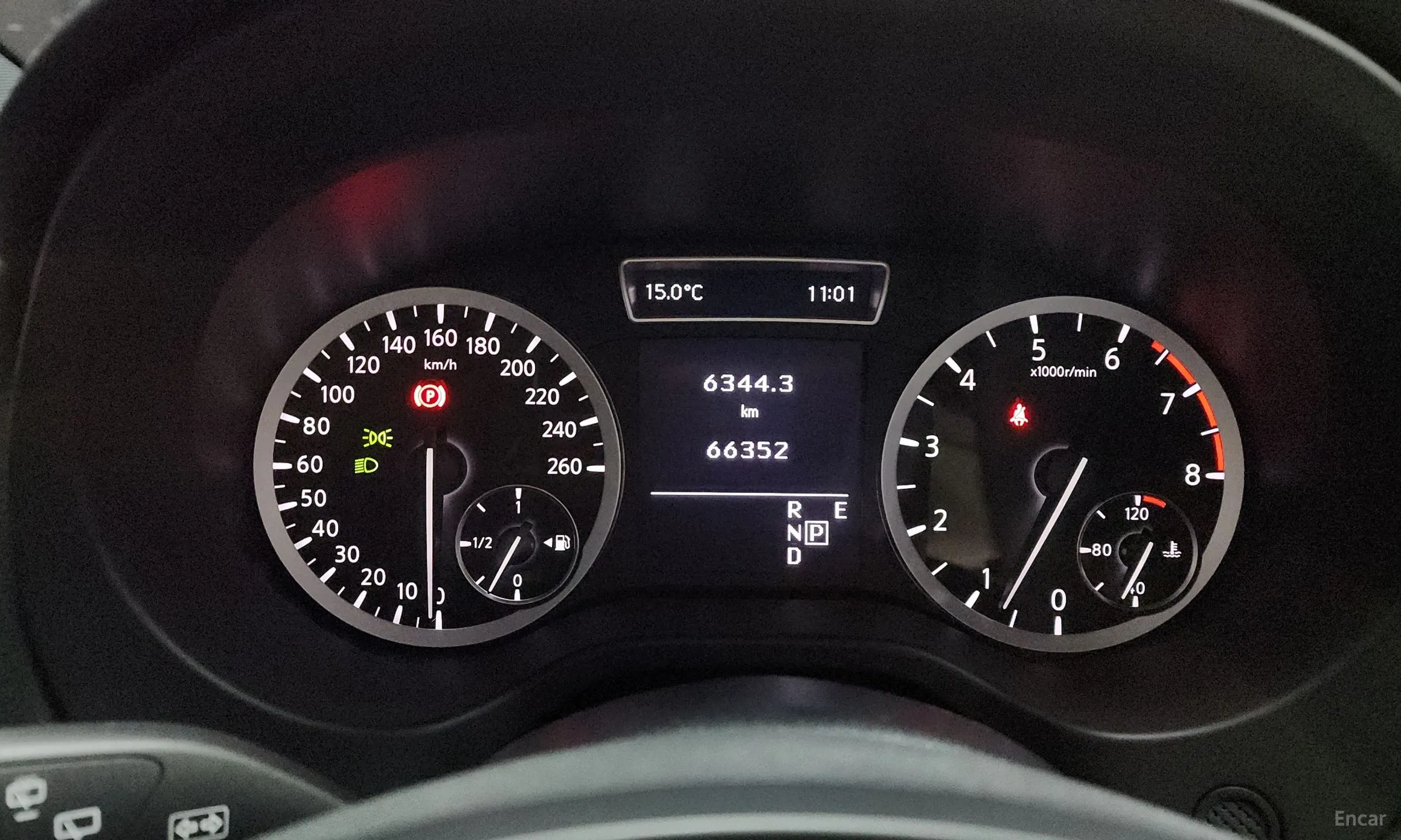 Infiniti Q30 превью 8