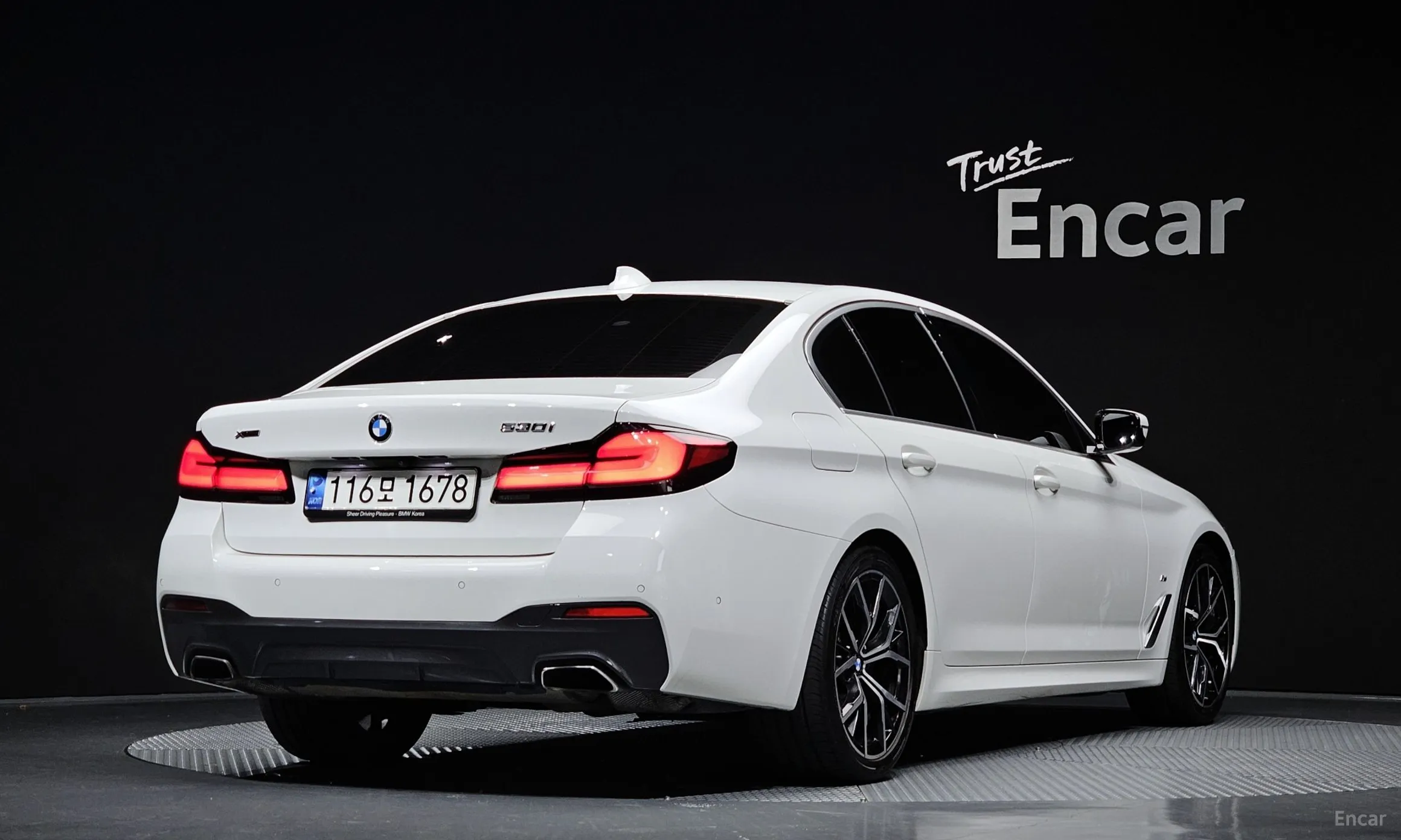 BMW 5 Series (G30) превью 2