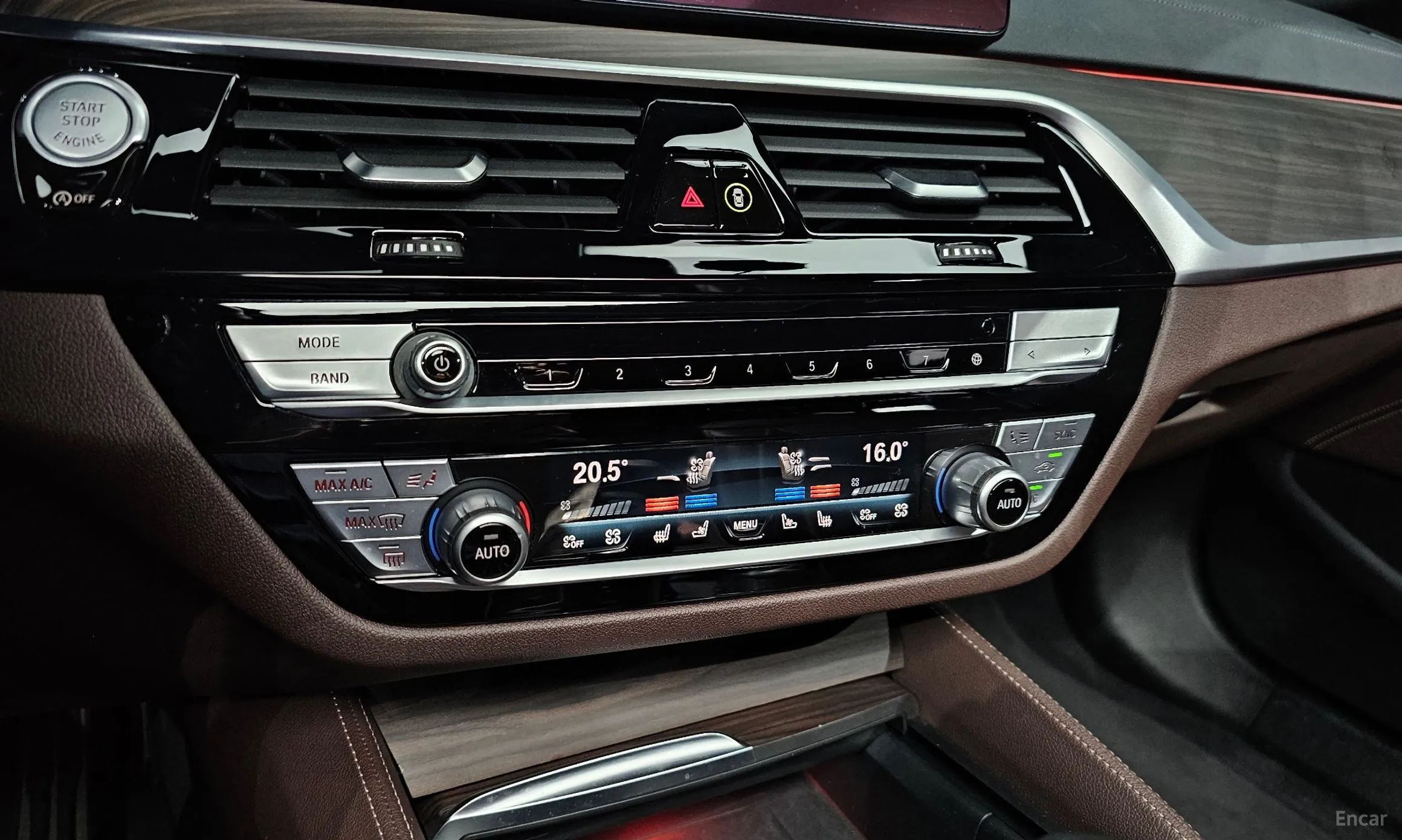 BMW 5 Series (G30) превью 16