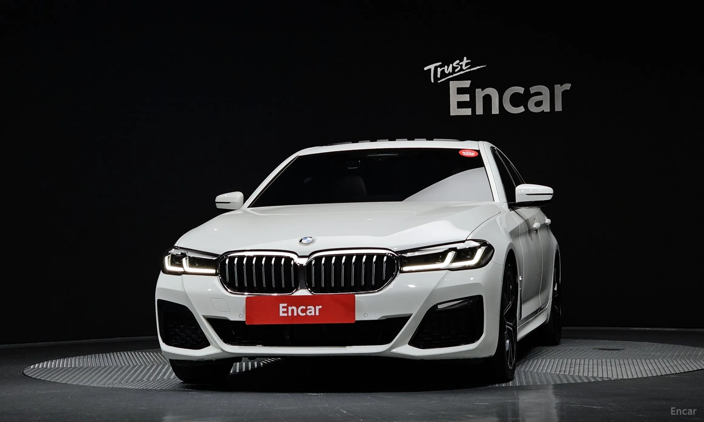 BMW 5 Series (G30) превью 3
