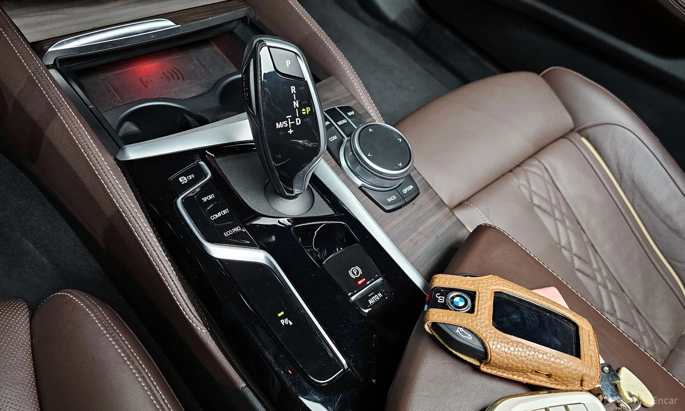 BMW 5 Series (G30) превью 9