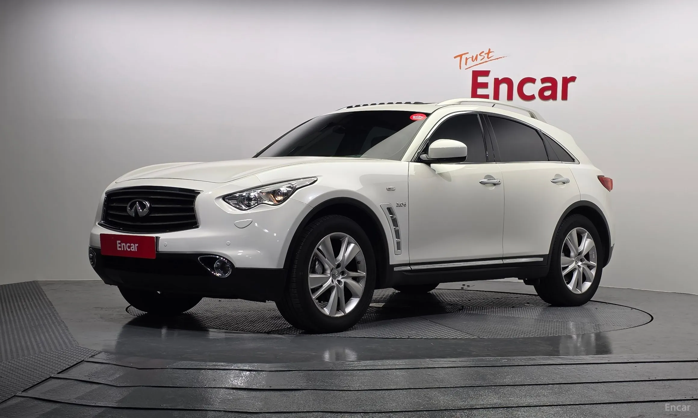 Infiniti QX70