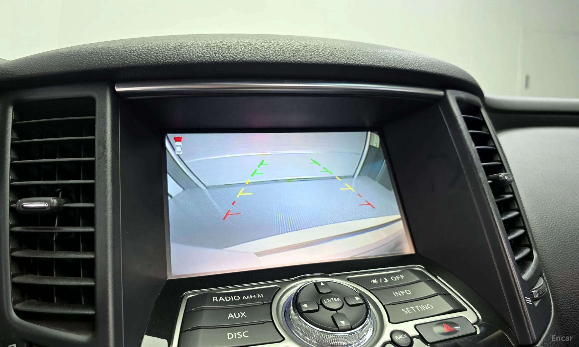 Infiniti QX70 превью 15