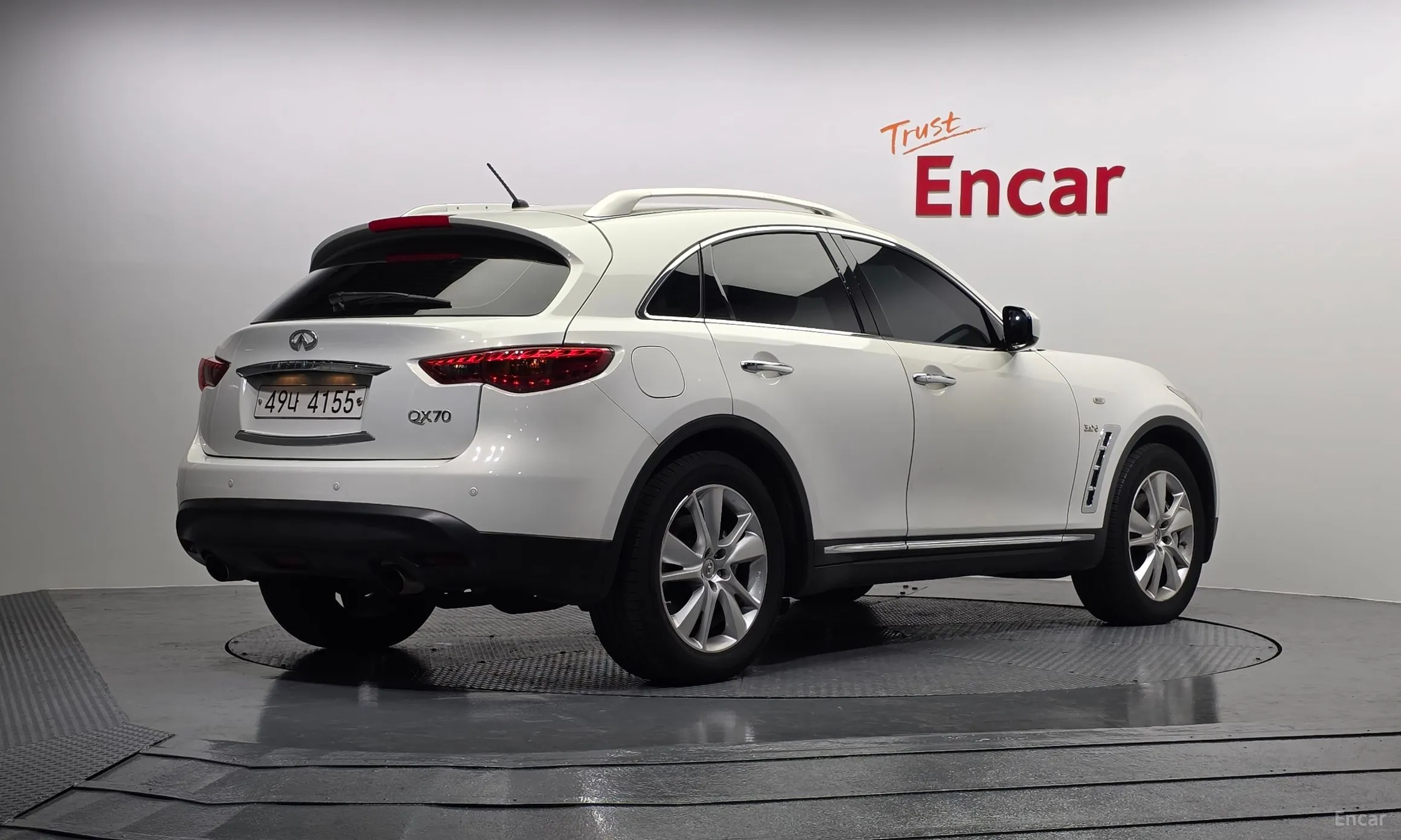 Infiniti QX70
