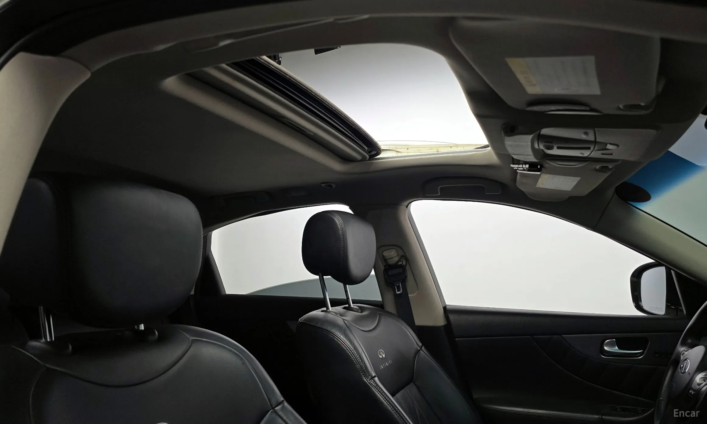 Infiniti QX70 превью 20
