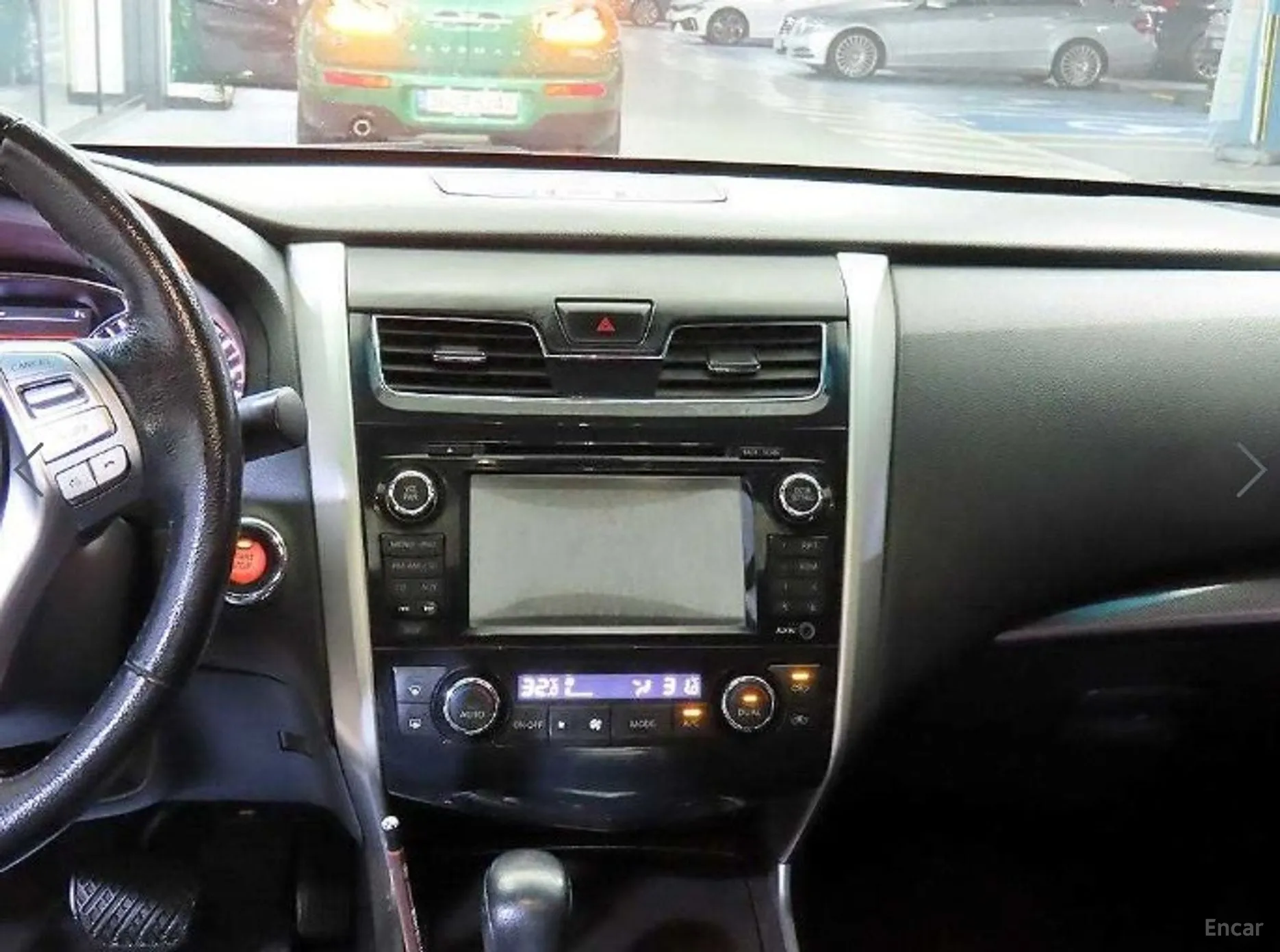 Nissan Altima превью 10