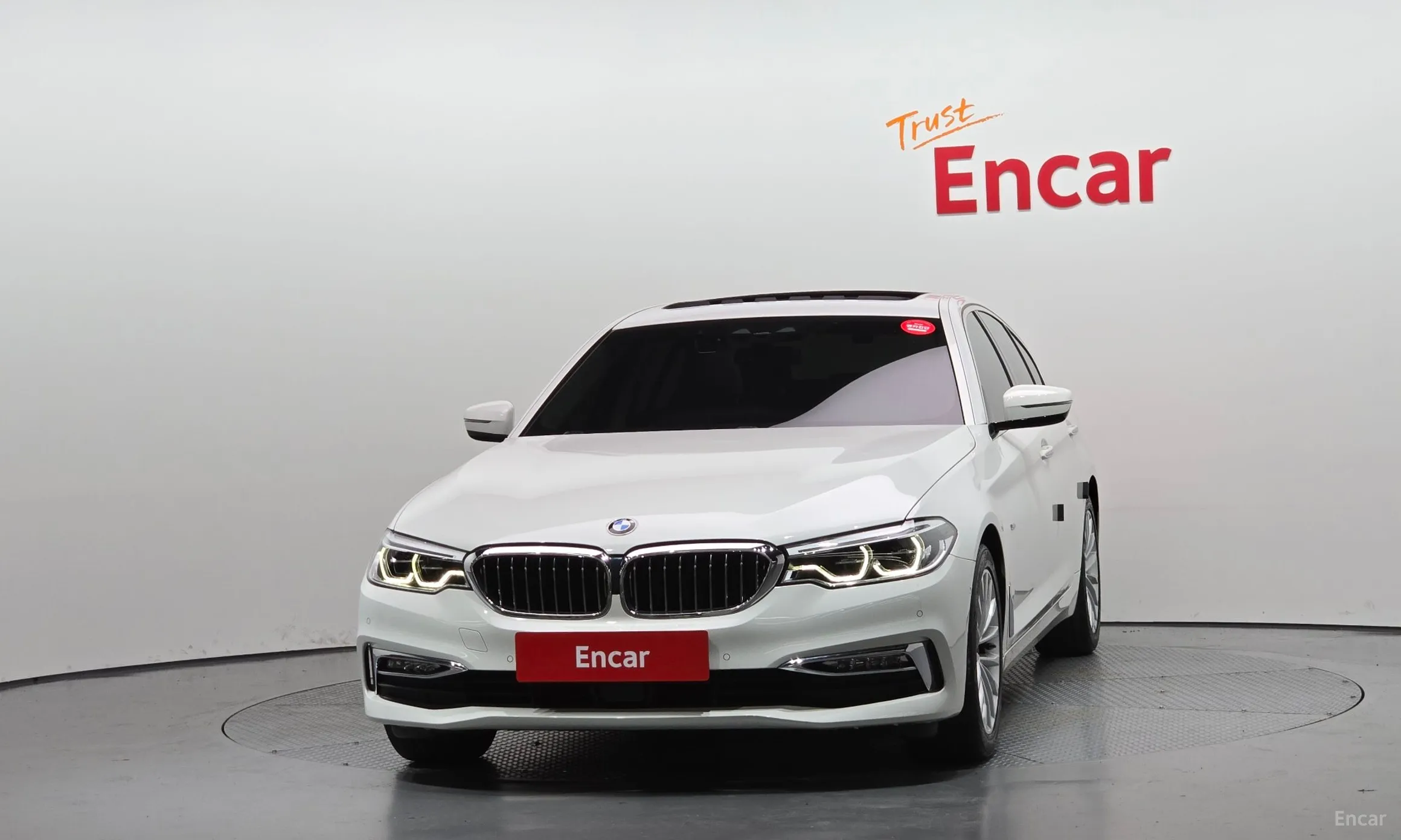 BMW 5 Series (G30) превью 3