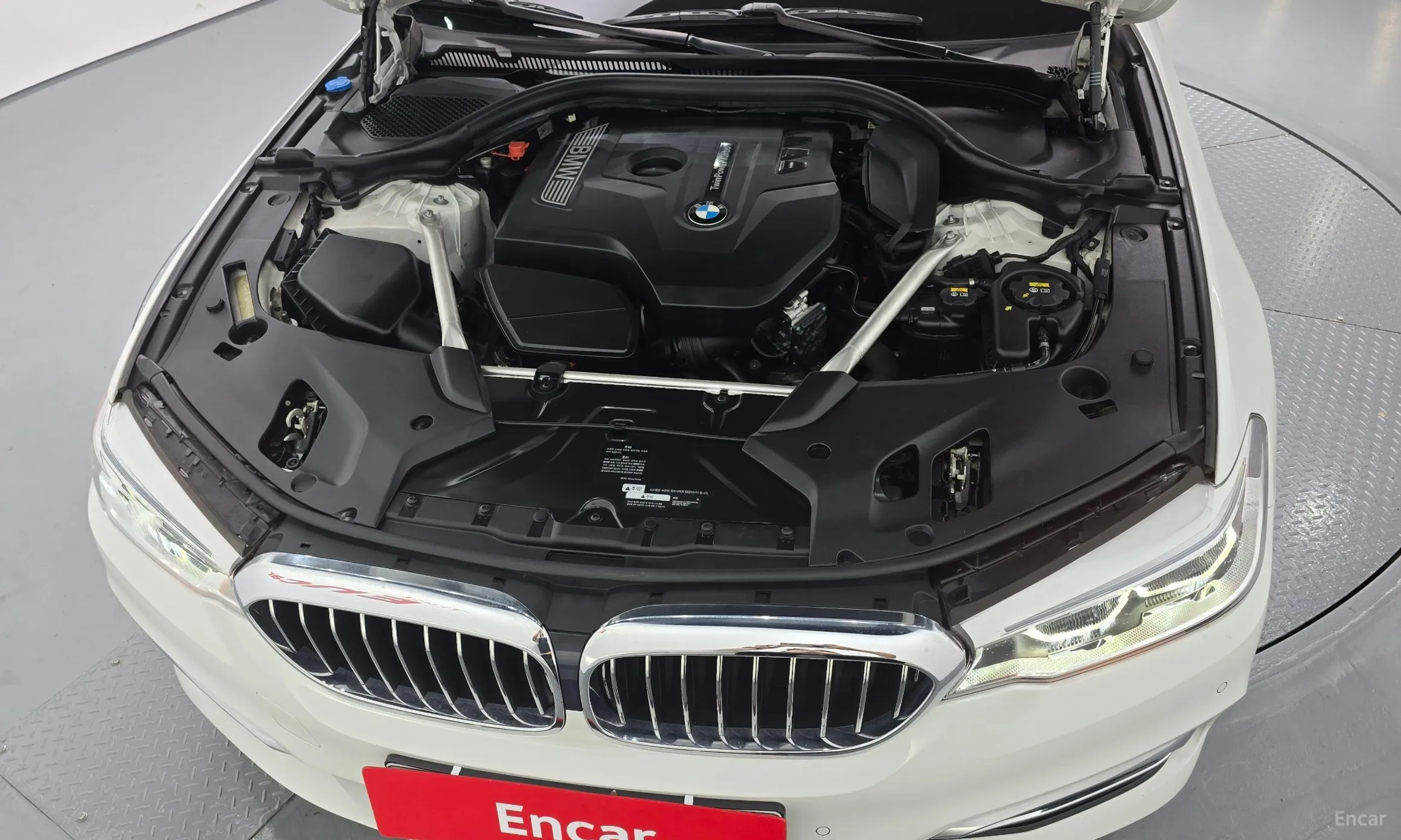 BMW 5 Series (G30) превью 6