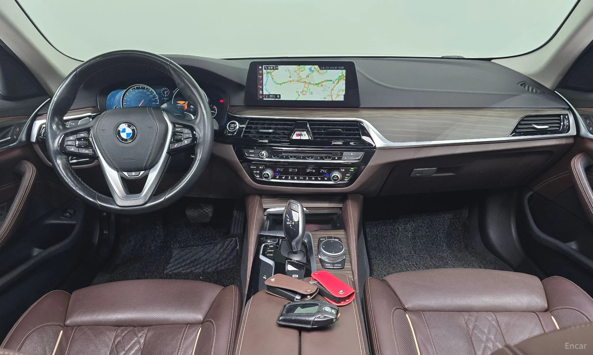 BMW 5 Series (G30) превью 7