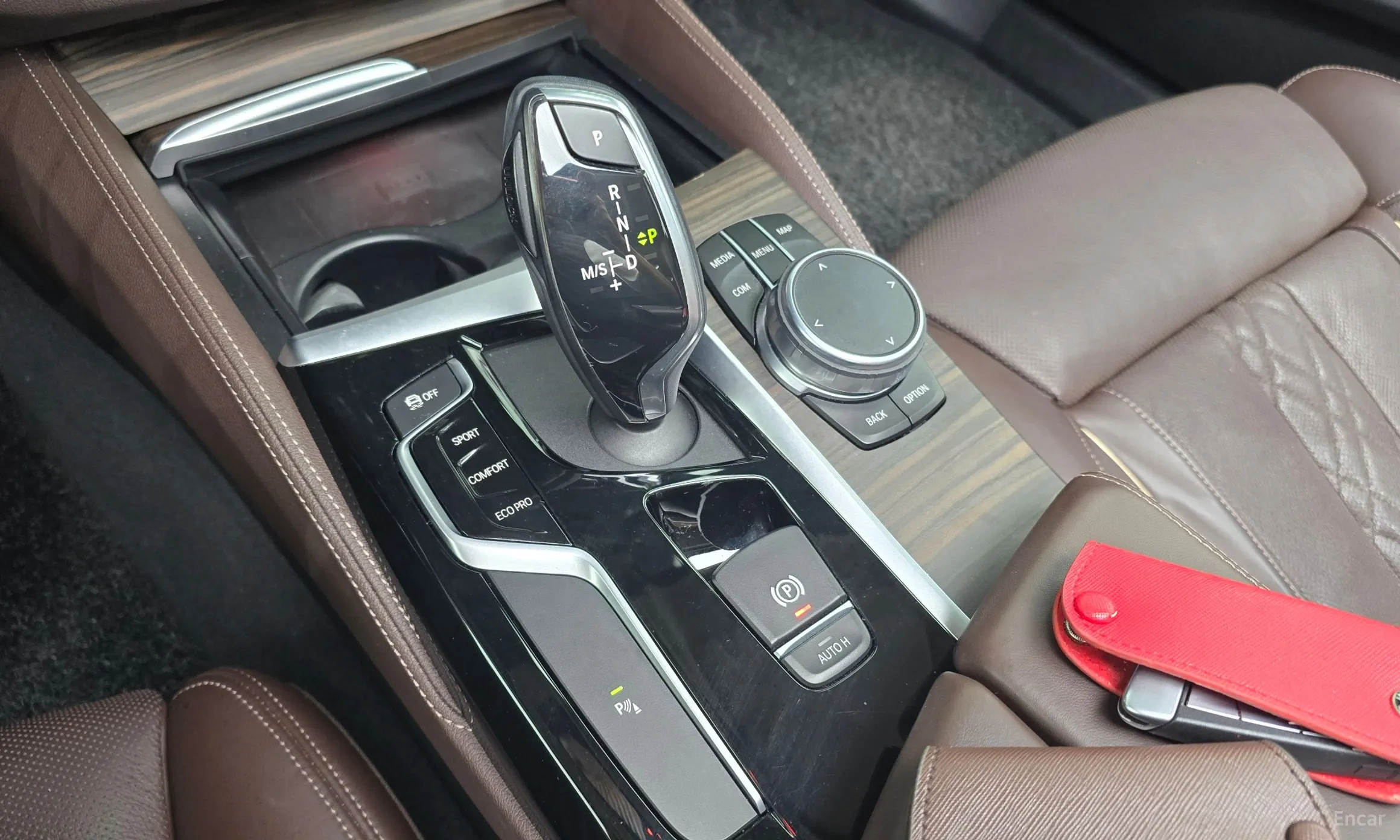 BMW 5 Series (G30) превью 9