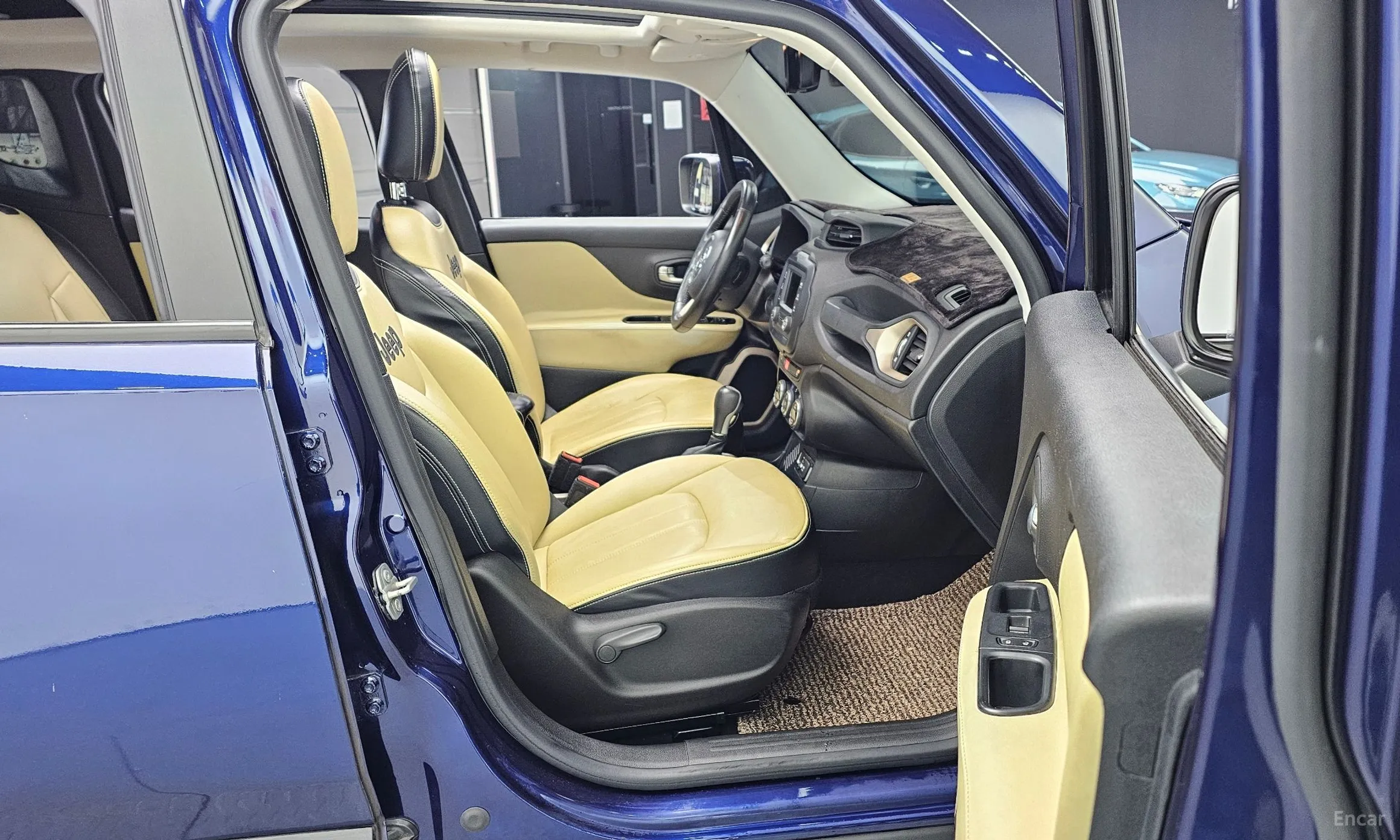 Jeep Renegade превью 11