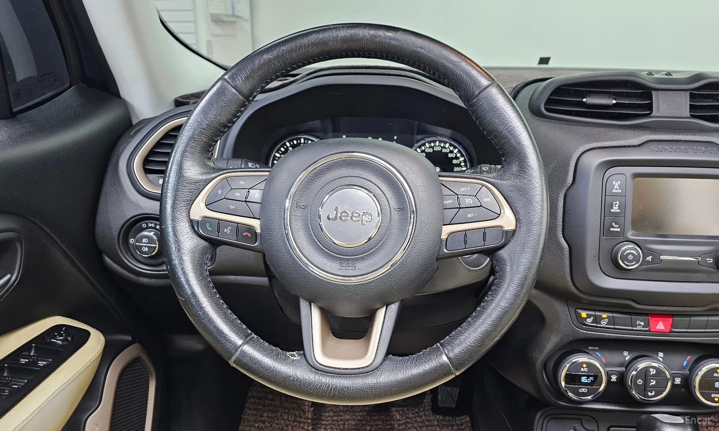 Jeep Renegade превью 13