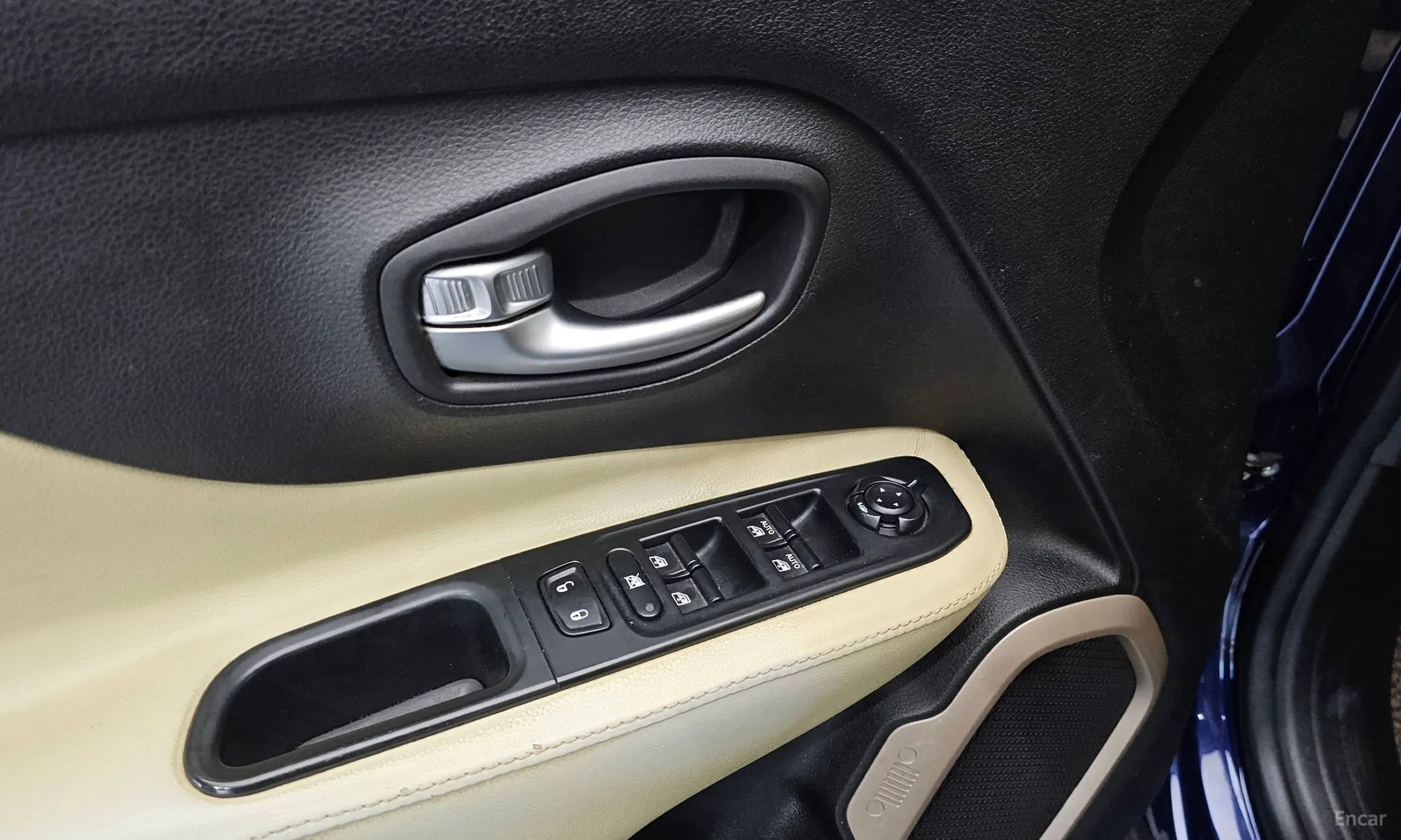 Jeep Renegade превью 16