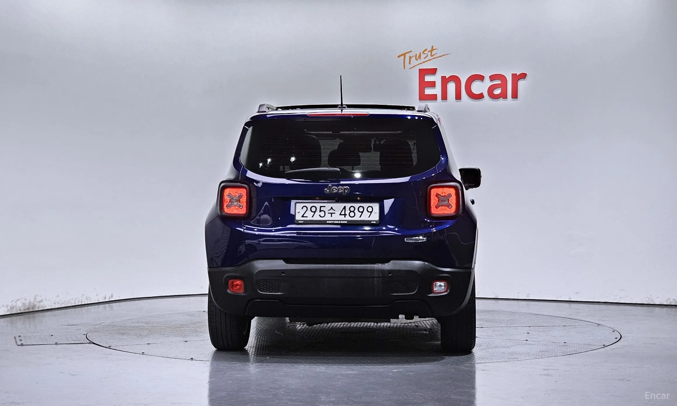 Jeep Renegade превью 4