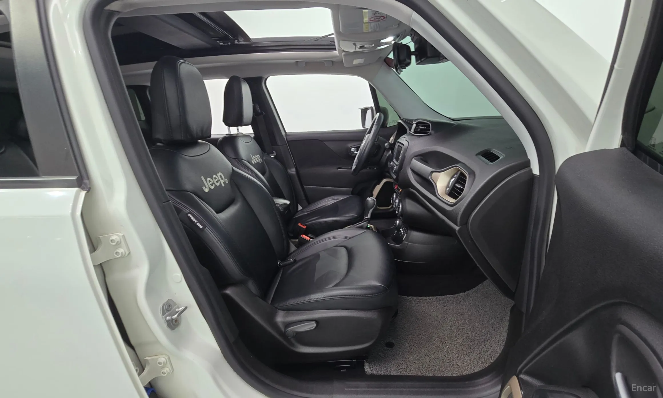 Jeep Renegade превью 11