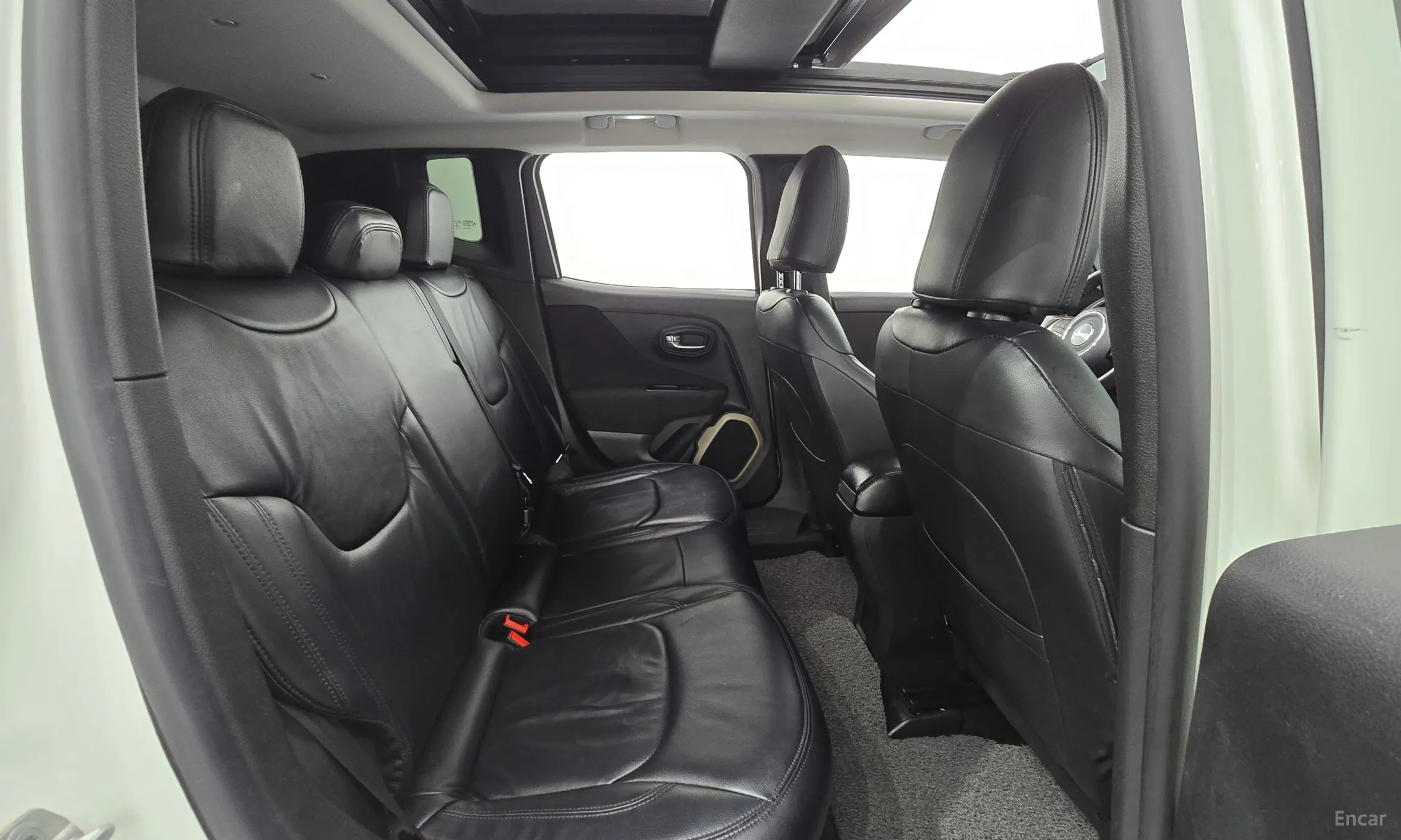 Jeep Renegade превью 12