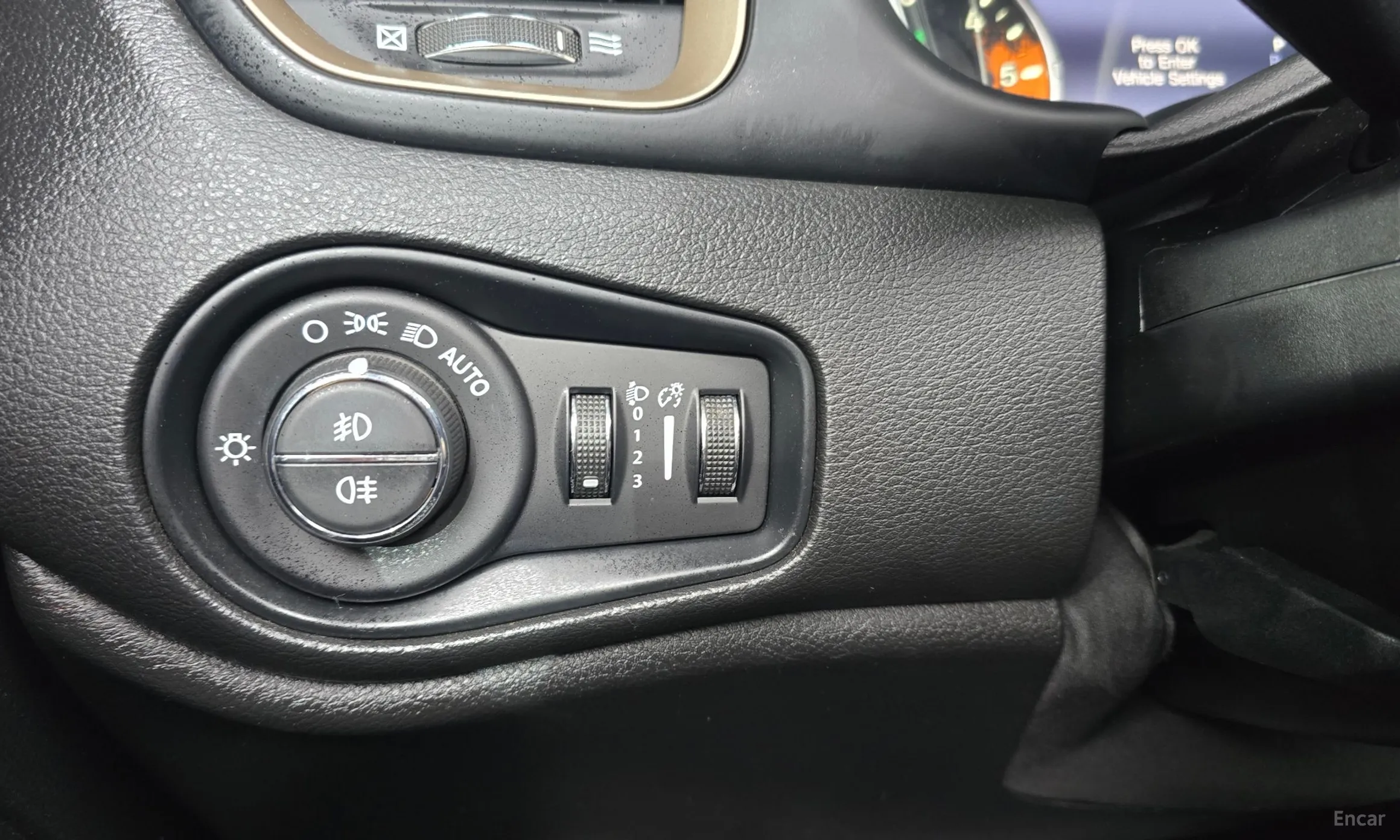 Jeep Renegade превью 17