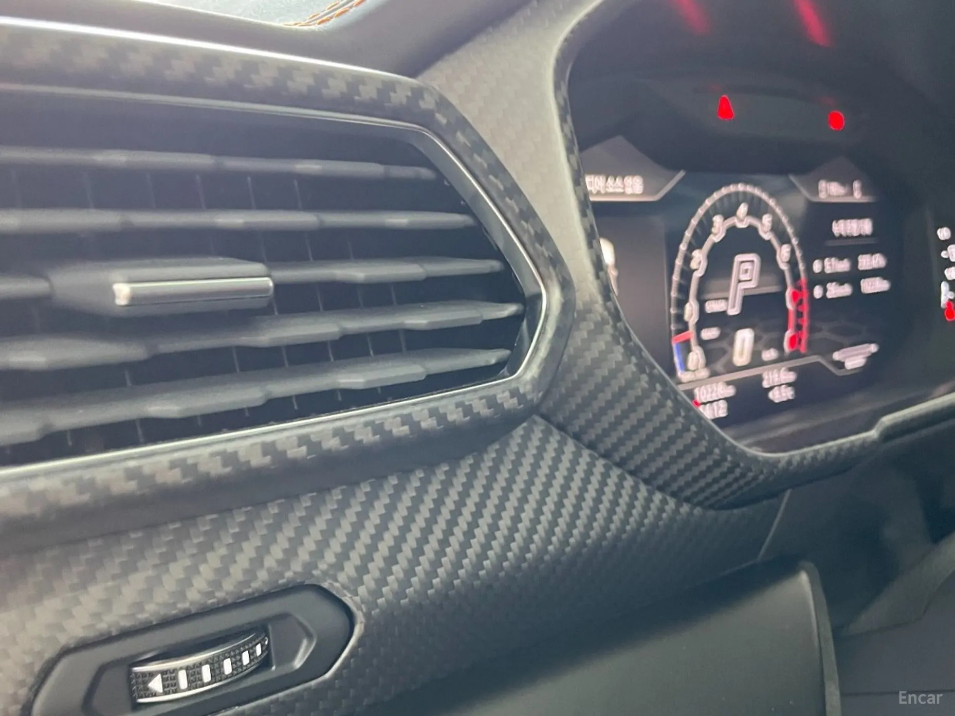 Lamborghini Urus превью 12