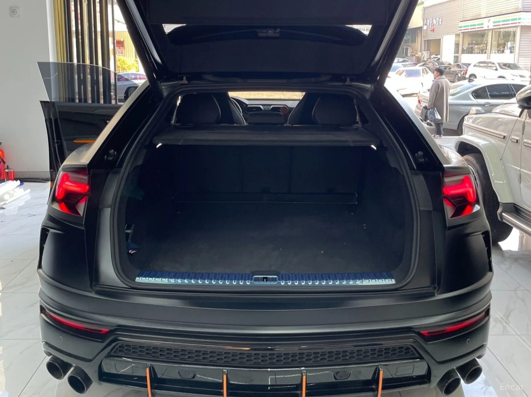Lamborghini Urus превью 16