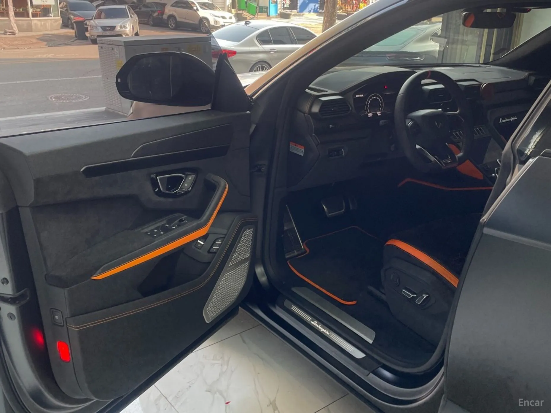 Lamborghini Urus превью 7
