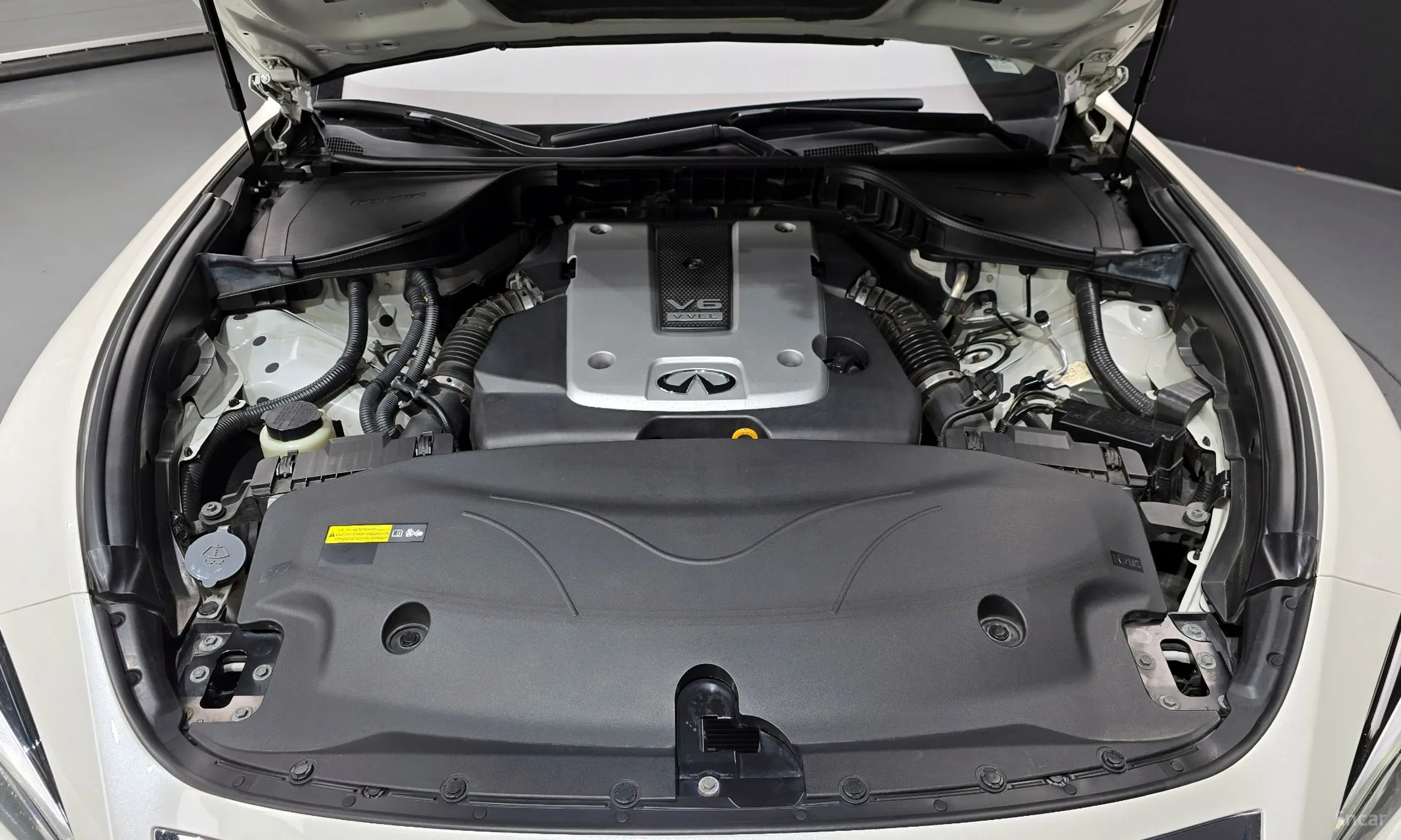 Infiniti Q70 превью 6