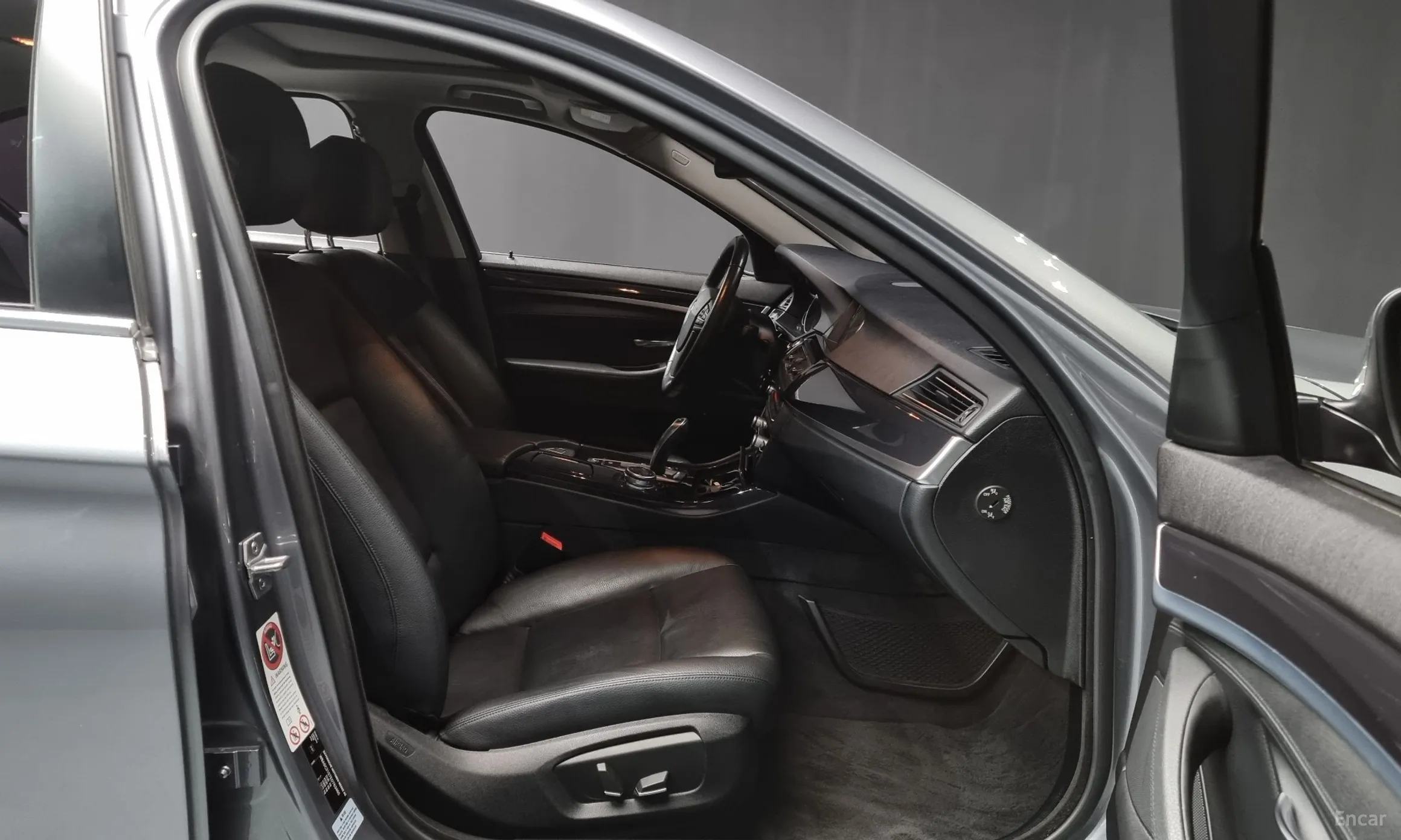 BMW 5 Series (F10) превью 11