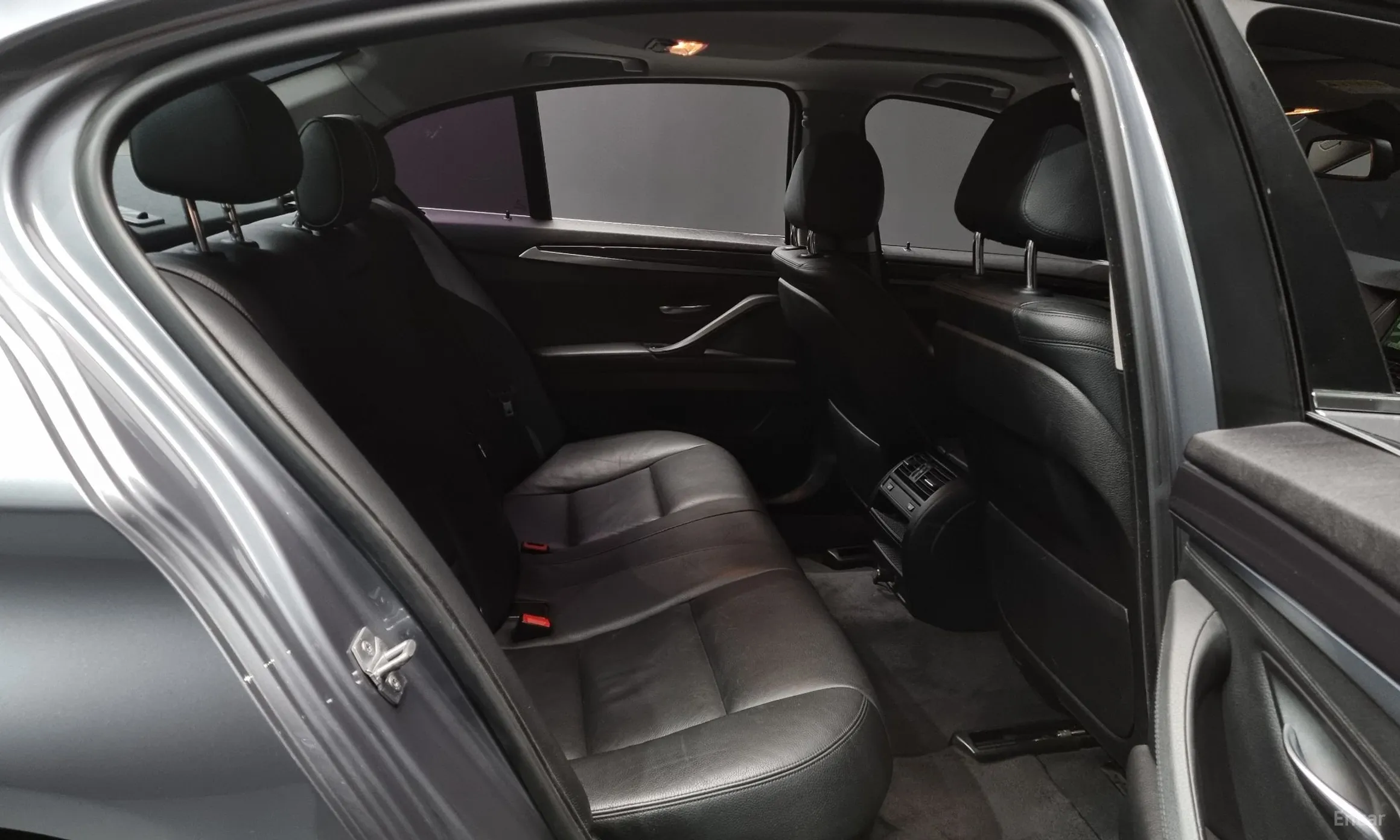 BMW 5 Series (F10) превью 12