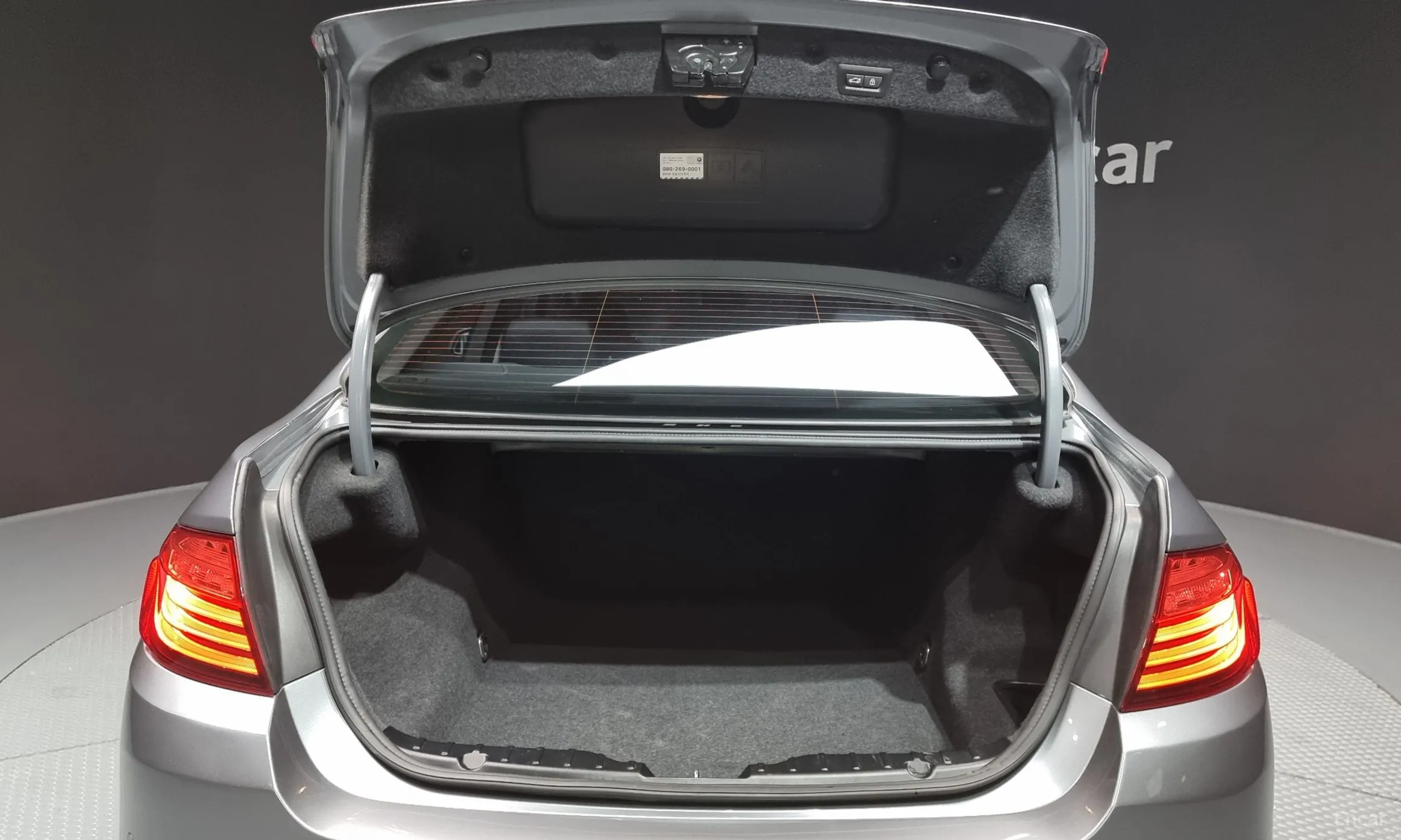 BMW 5 Series (F10) превью 20