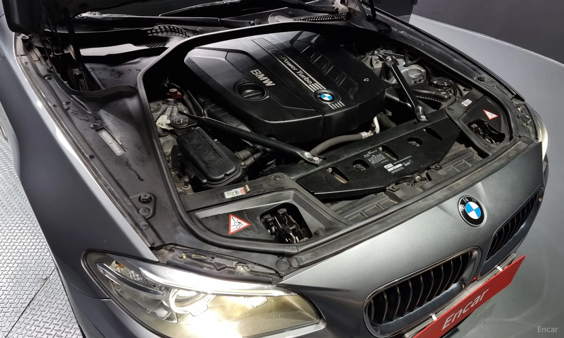 BMW 5 Series (F10) превью 6