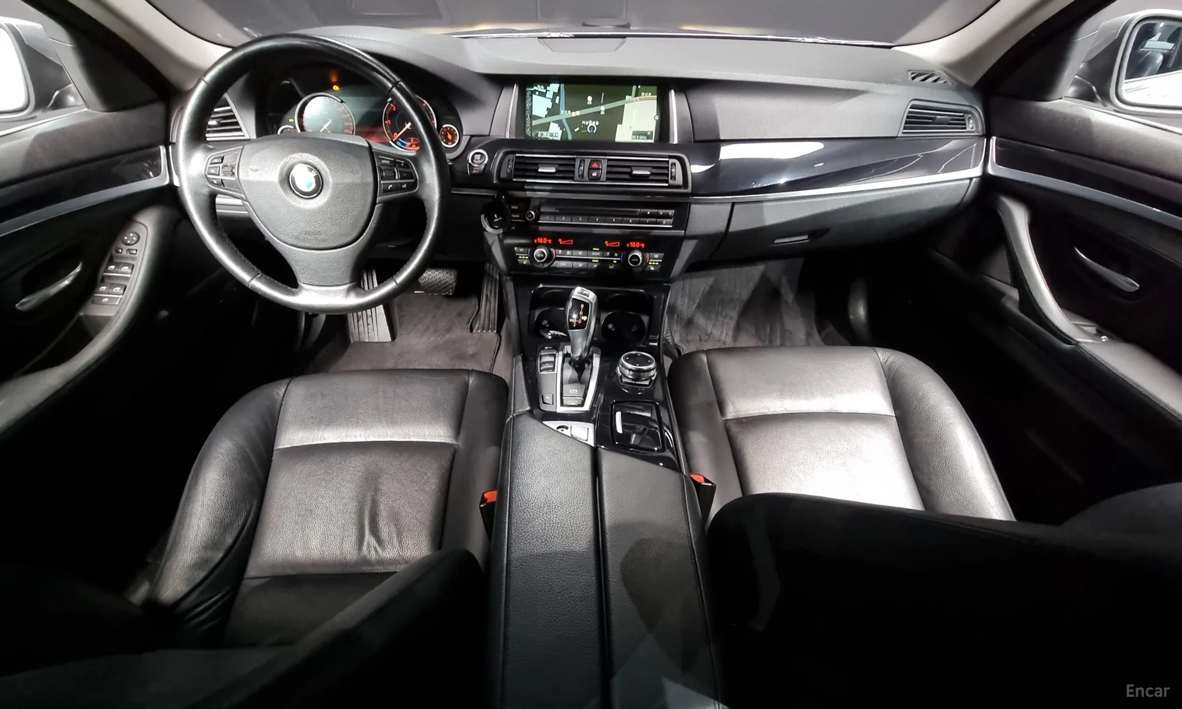 BMW 5 Series (F10) превью 7
