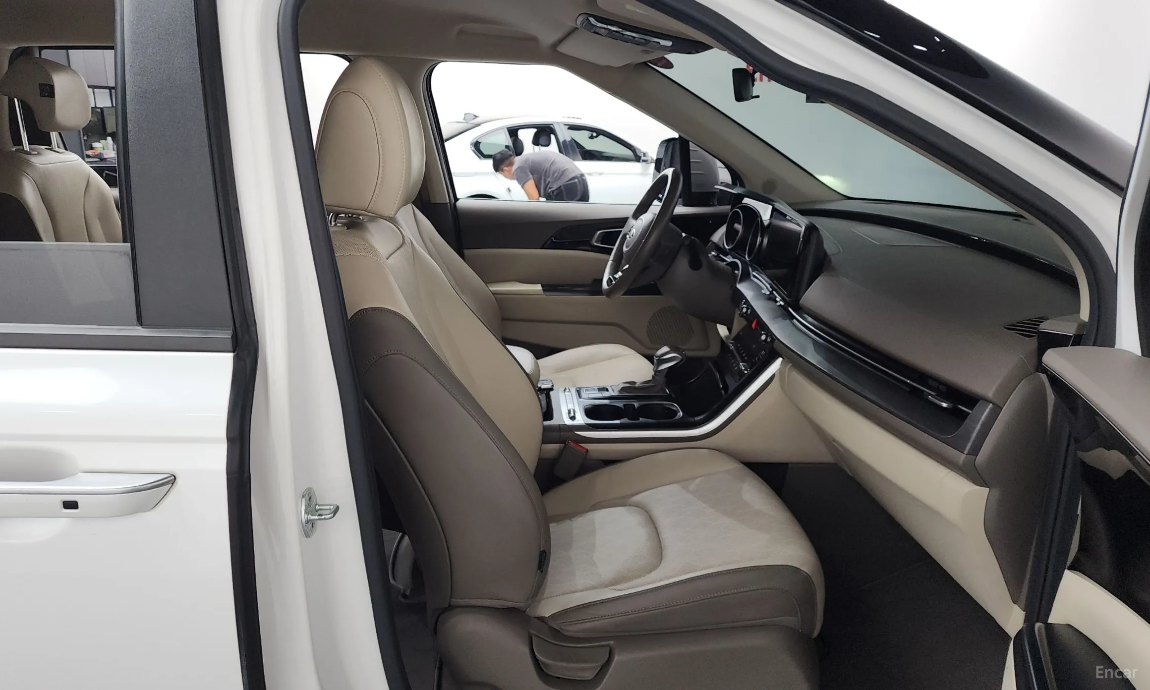 Kia Carnival Gen 4 превью 11
