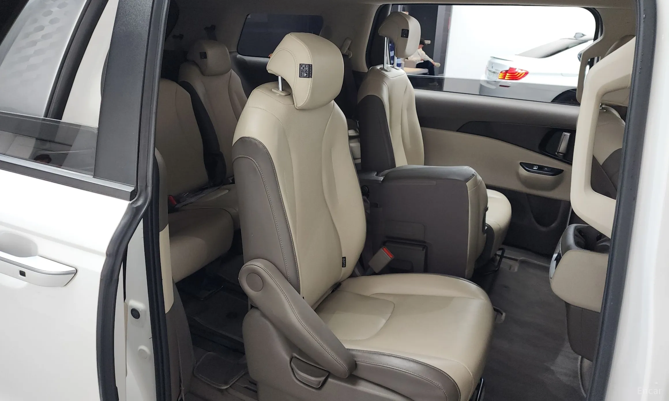 Kia Carnival Gen 4 превью 12