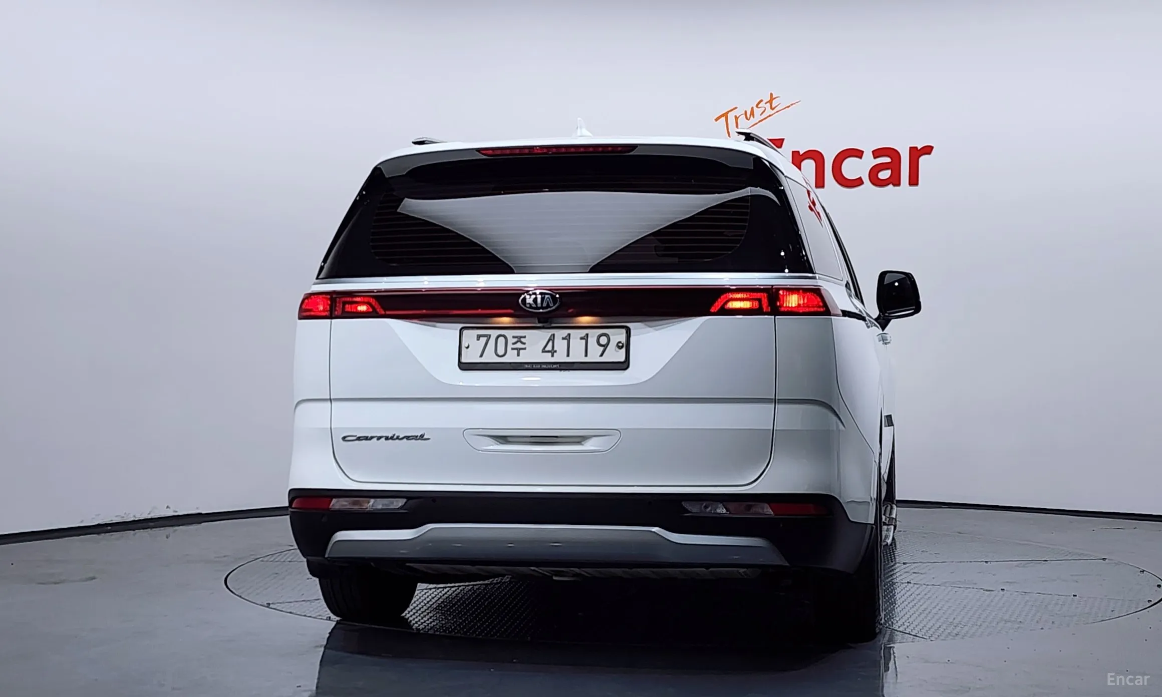 Kia Carnival Gen 4 превью 4