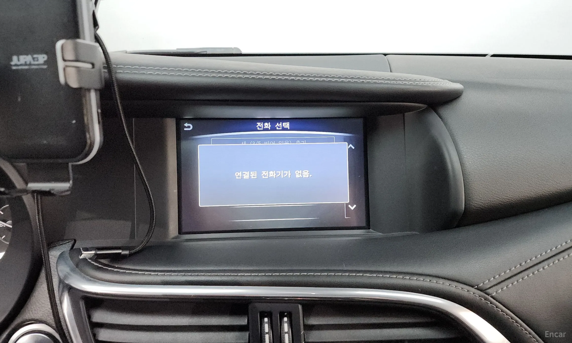 Infiniti Q30 превью 14