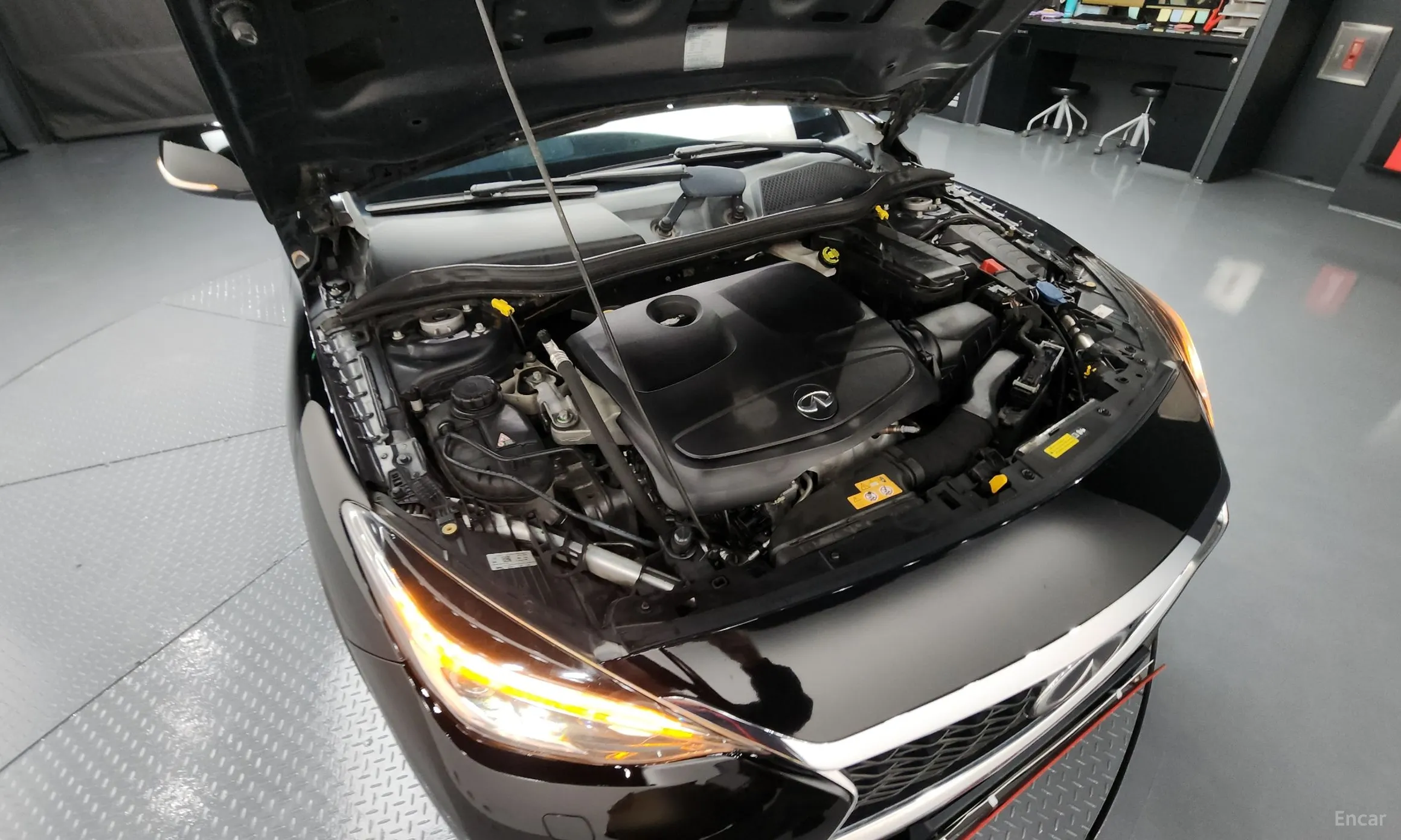 Infiniti Q30 превью 6