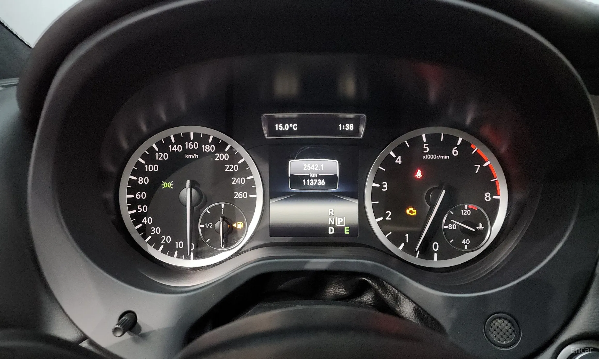 Infiniti Q30 превью 8