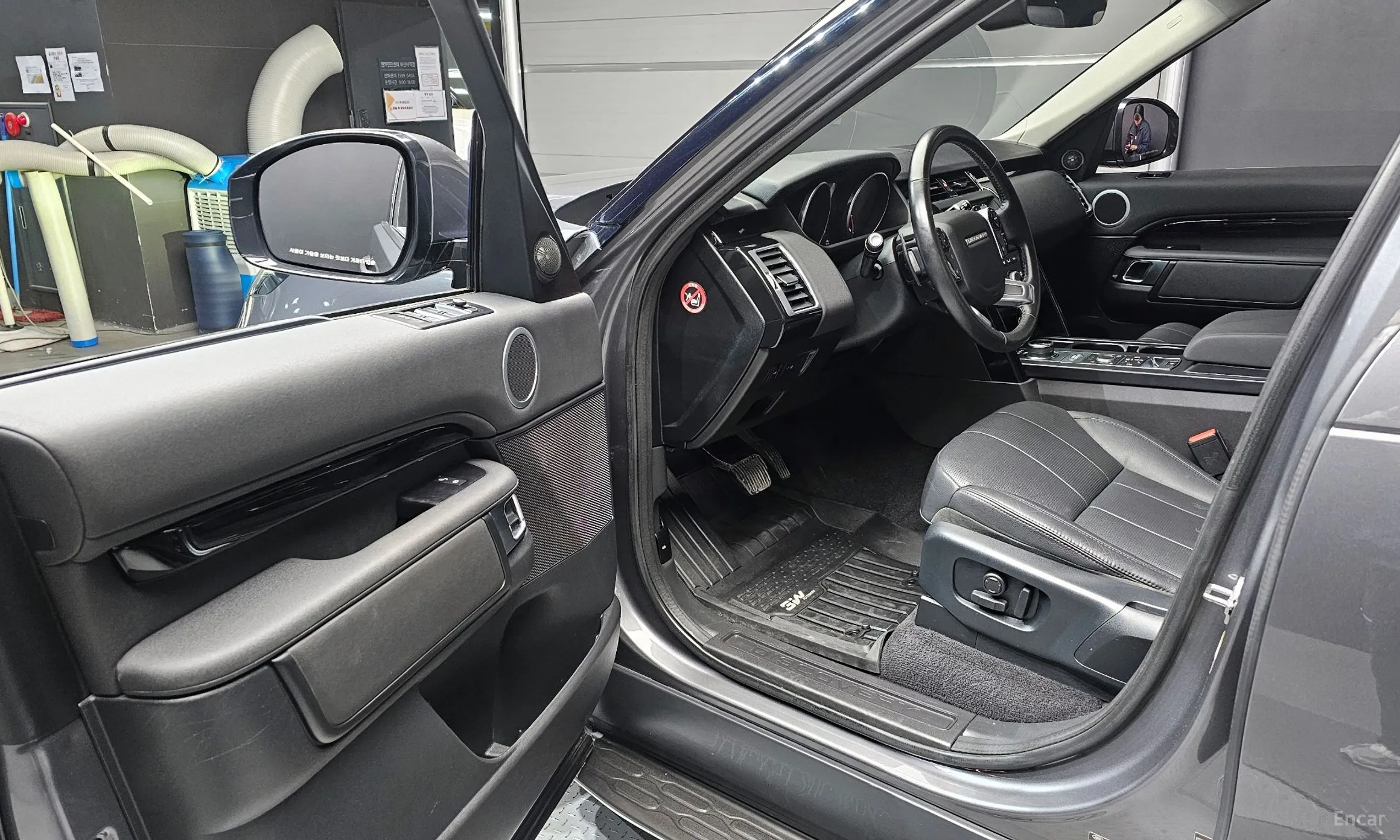 Land Rover Discovery 5 превью 10