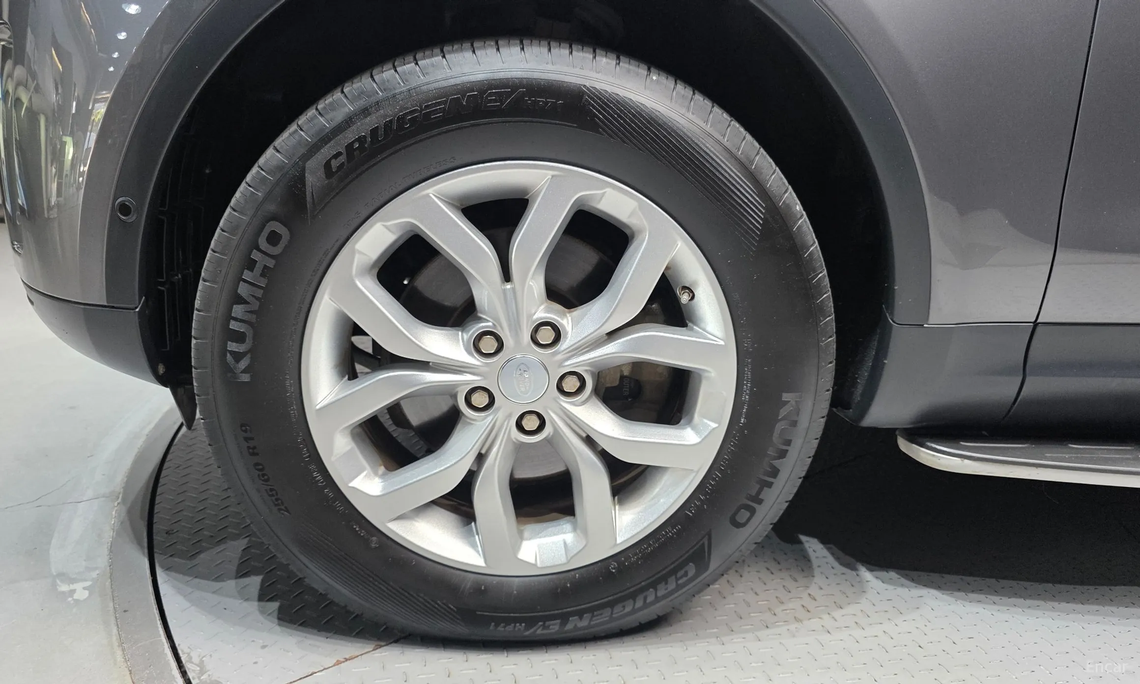 Land Rover Discovery 5 превью 5